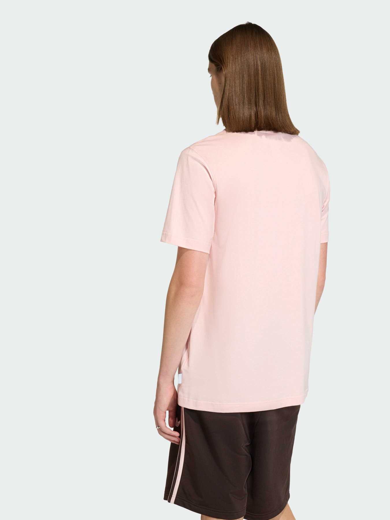 Футболки і поло Adidas Graphics модель KT3092 Футболки і поло Adidas Graphics модель KT3092 Фото