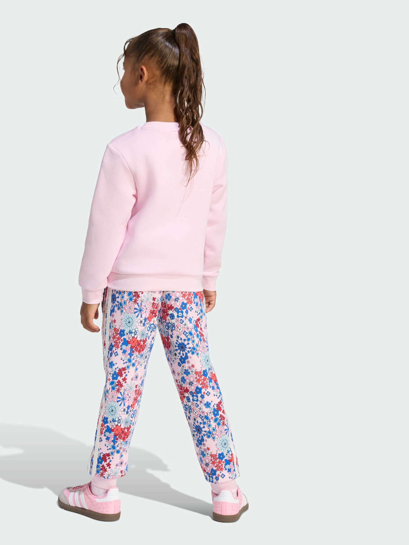 Костюмы Adidas Graphics модель KD1750 Костюмы Adidas Graphics модель KD1750 Фото