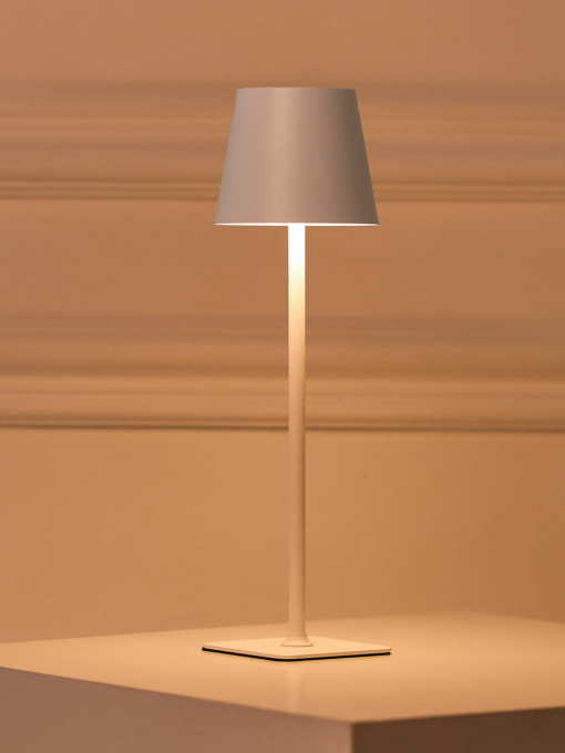 Настольная светодиодная лампа с аккумулятором белая MBM HOME модель DH-LAMP-15 WHITE Фото