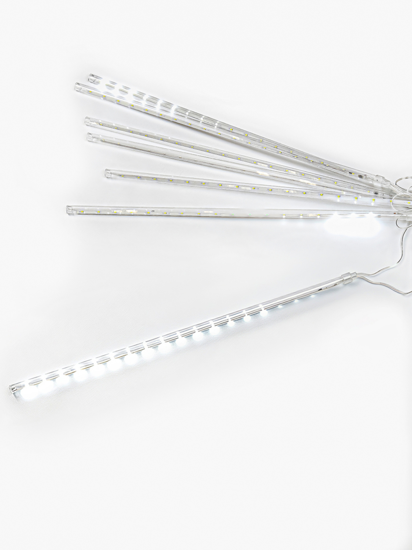 Светодиодная гирлянда "Сосулька" MBM HOME модель DH-LAMP-09 WHITE Светодиодная гирлянда "Сосулька" MBM HOME модель DH-LAMP-09 WHITE Фото