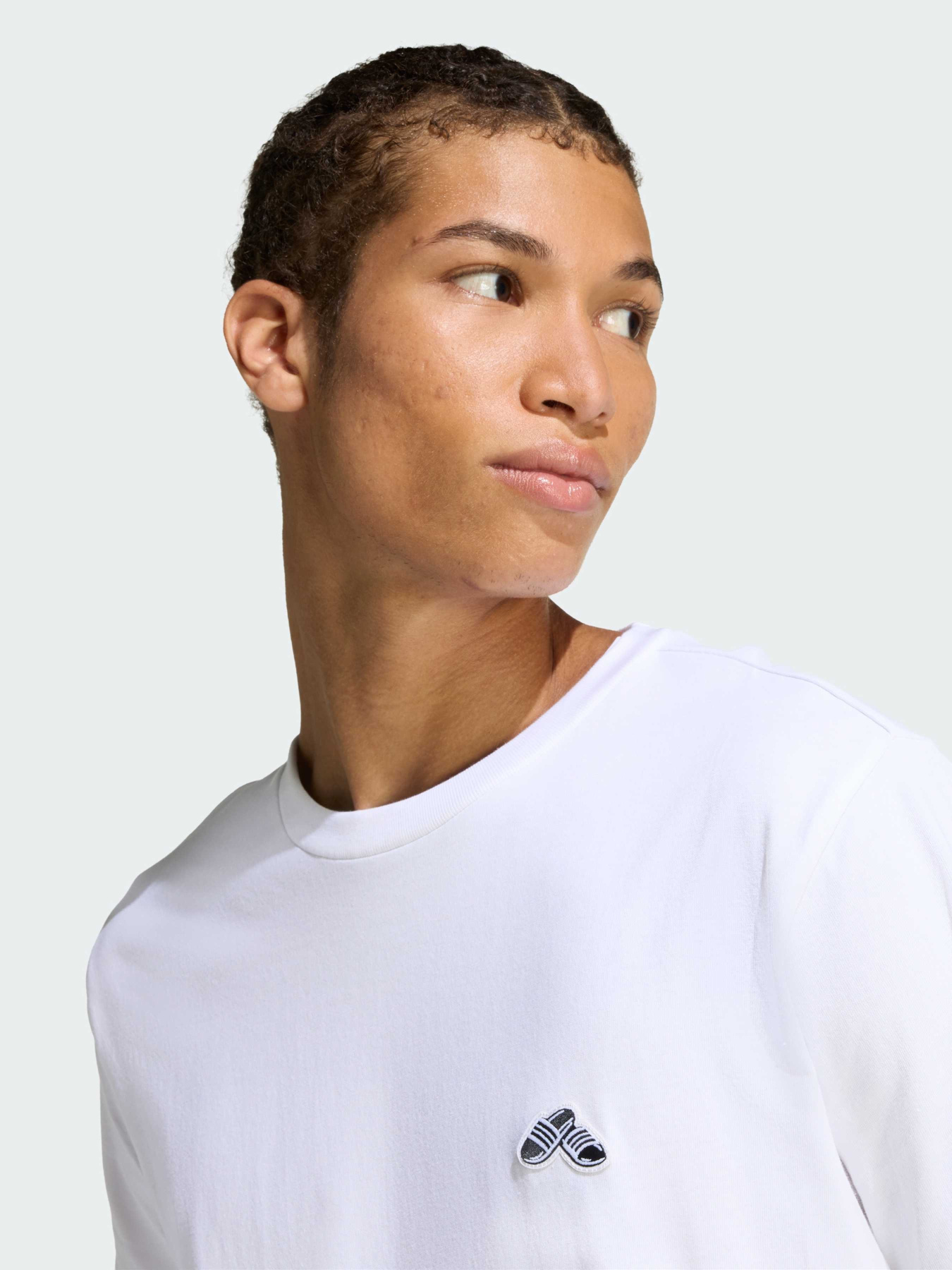 Футболки і поло Adidas модель JZ4995 Футболки і поло Adidas модель JZ4995 Фото