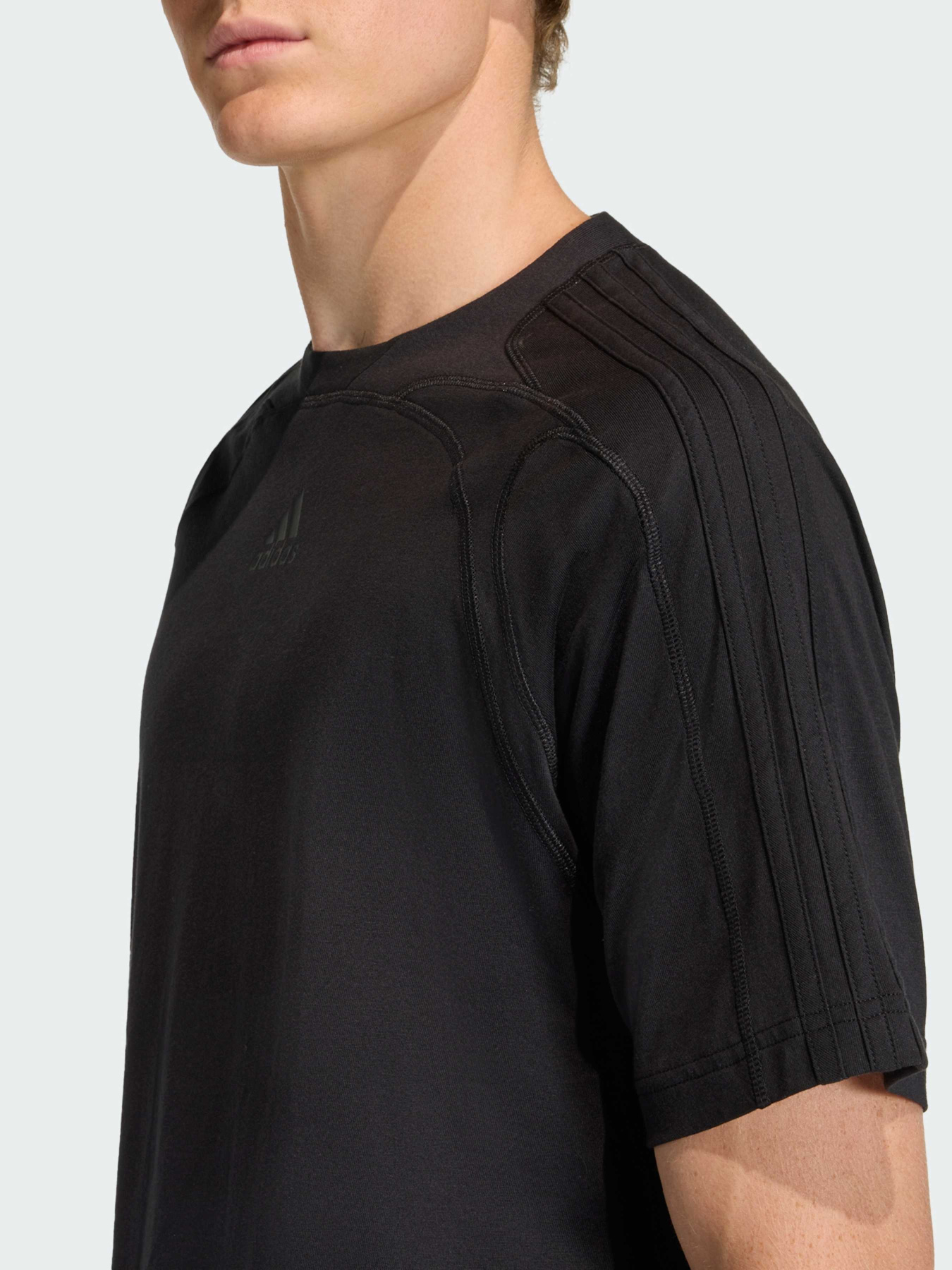 Футболки і поло Adidas модель KE0713 Футболки і поло Adidas модель KE0713 Фото