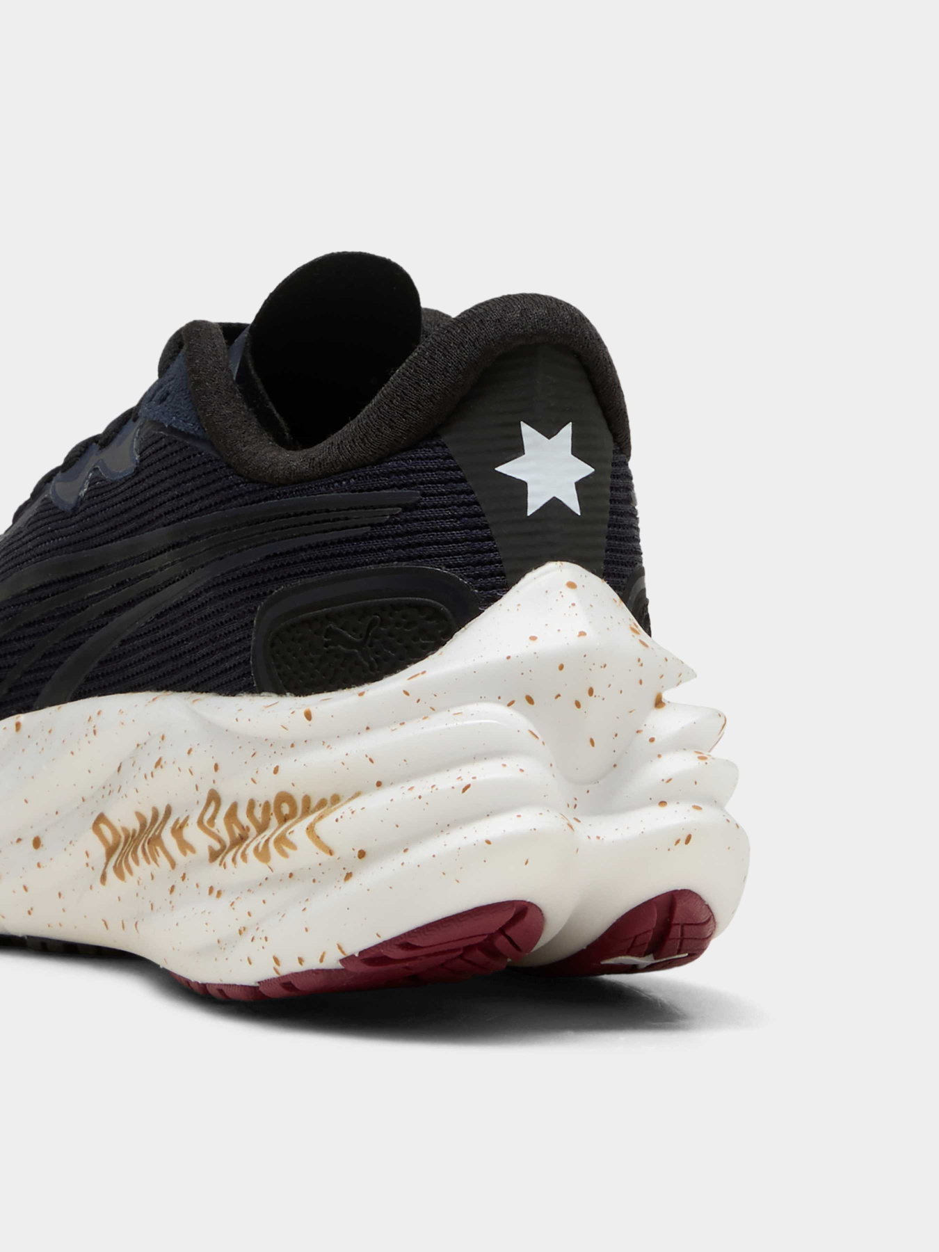Кросівки PUMA Velocity Nitro™ 4 Saysky модель 311910 Фото