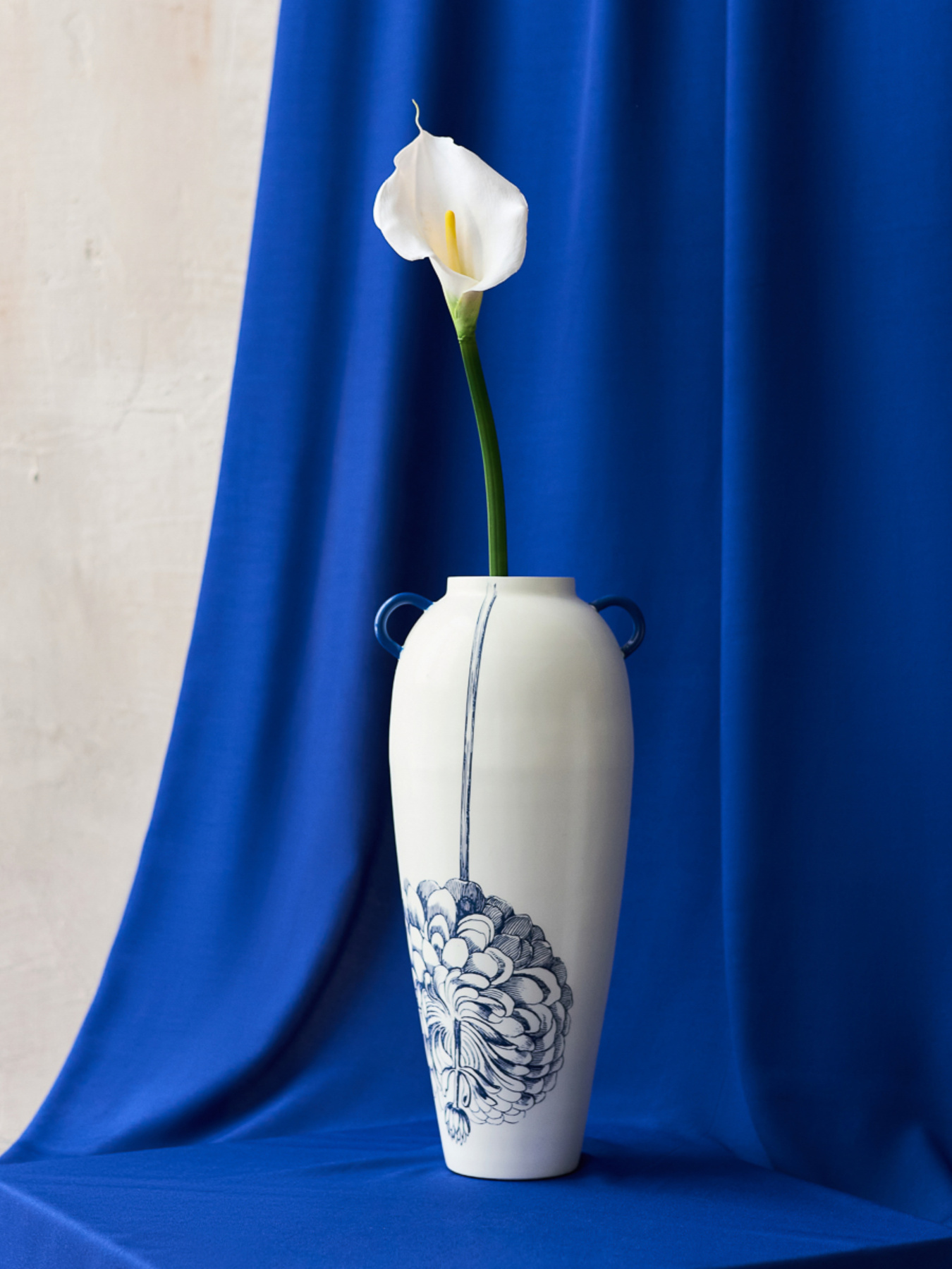 Ваза "Элизиум" железная бело-синяя с принтом MBM HOME модель VB-03 PRINT/DEEP BLUE Фото