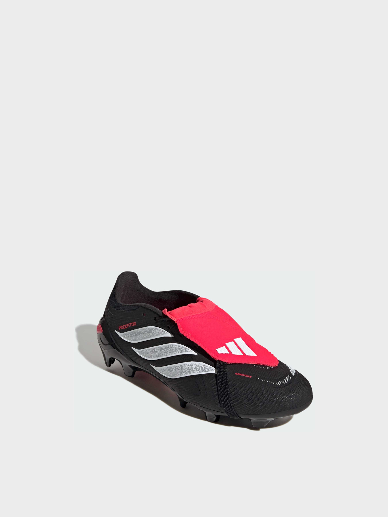 Кросівки Adidas Predator модель JS0425 Фото