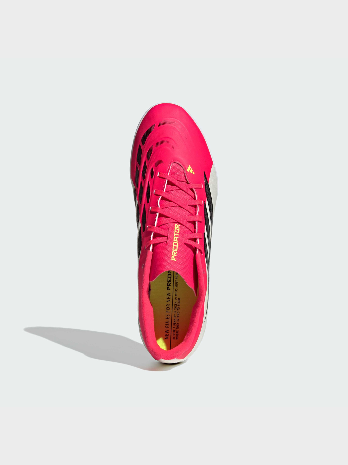 Кроссовки Adidas Predator модель JS0356 Кроссовки Adidas Predator модель JS0356 Фото
