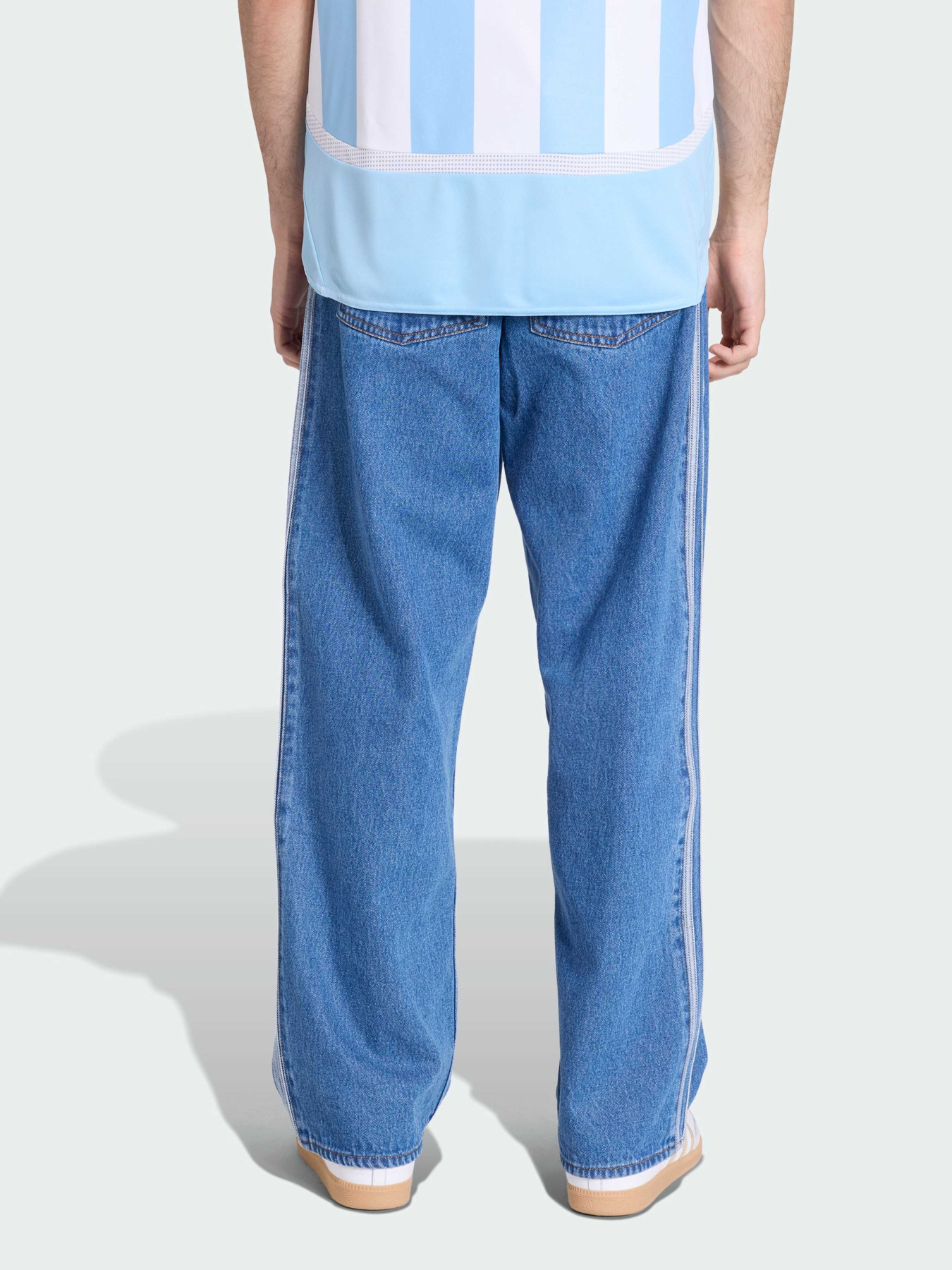 Джинсы Adidas Adicolor модель KD1499 Джинсы Adidas Adicolor модель KD1499 Фото