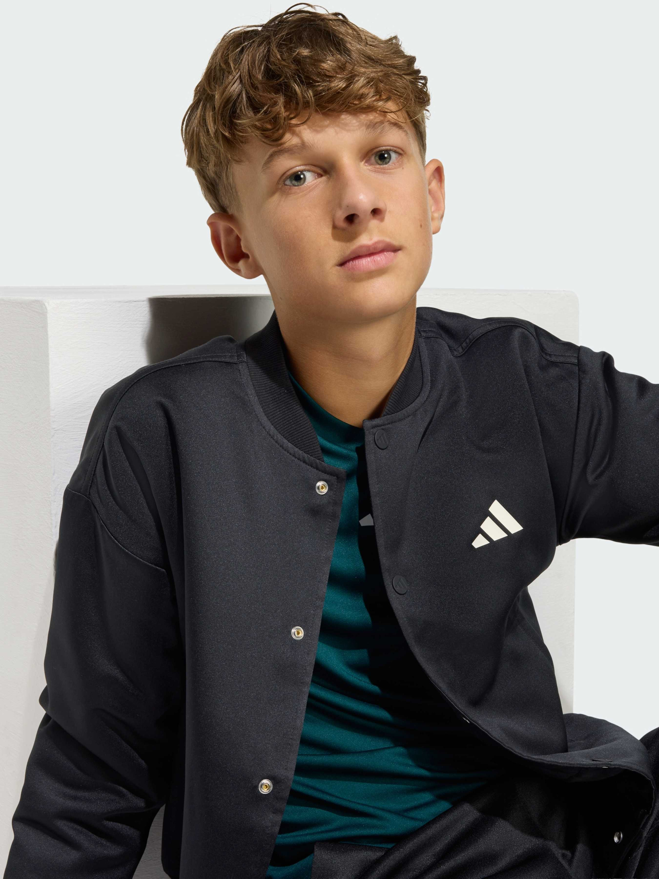 Куртки и дубленки Adidas модель KG1000 Куртки и дубленки Adidas модель KG1000 Фото