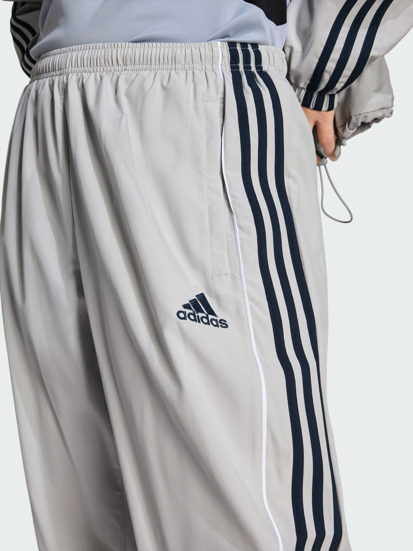 Брюки Adidas Adicolor модель KD5864 Брюки Adidas Adicolor модель KD5864 Фото