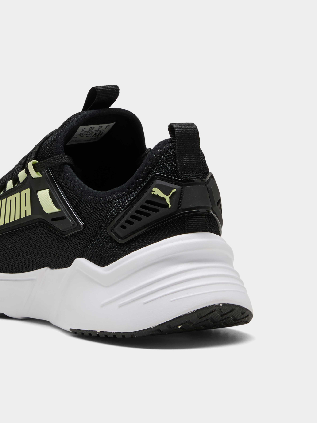 Кросівки PUMA Retaliate 3 модель 379478 Фото