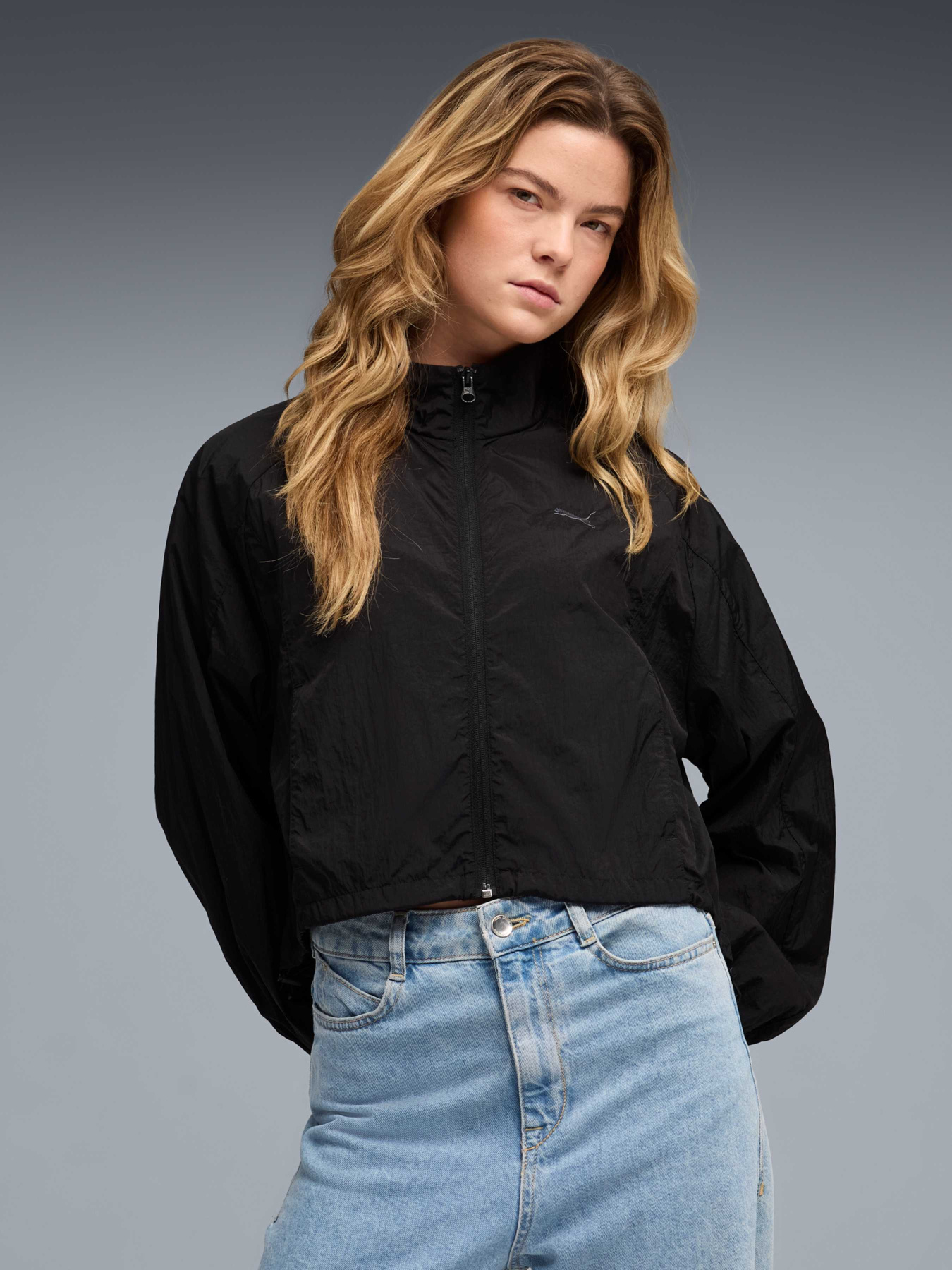 Куртки та дублянки PUMA Her Relaxed Full-zip Woven J модель 691887 Фото