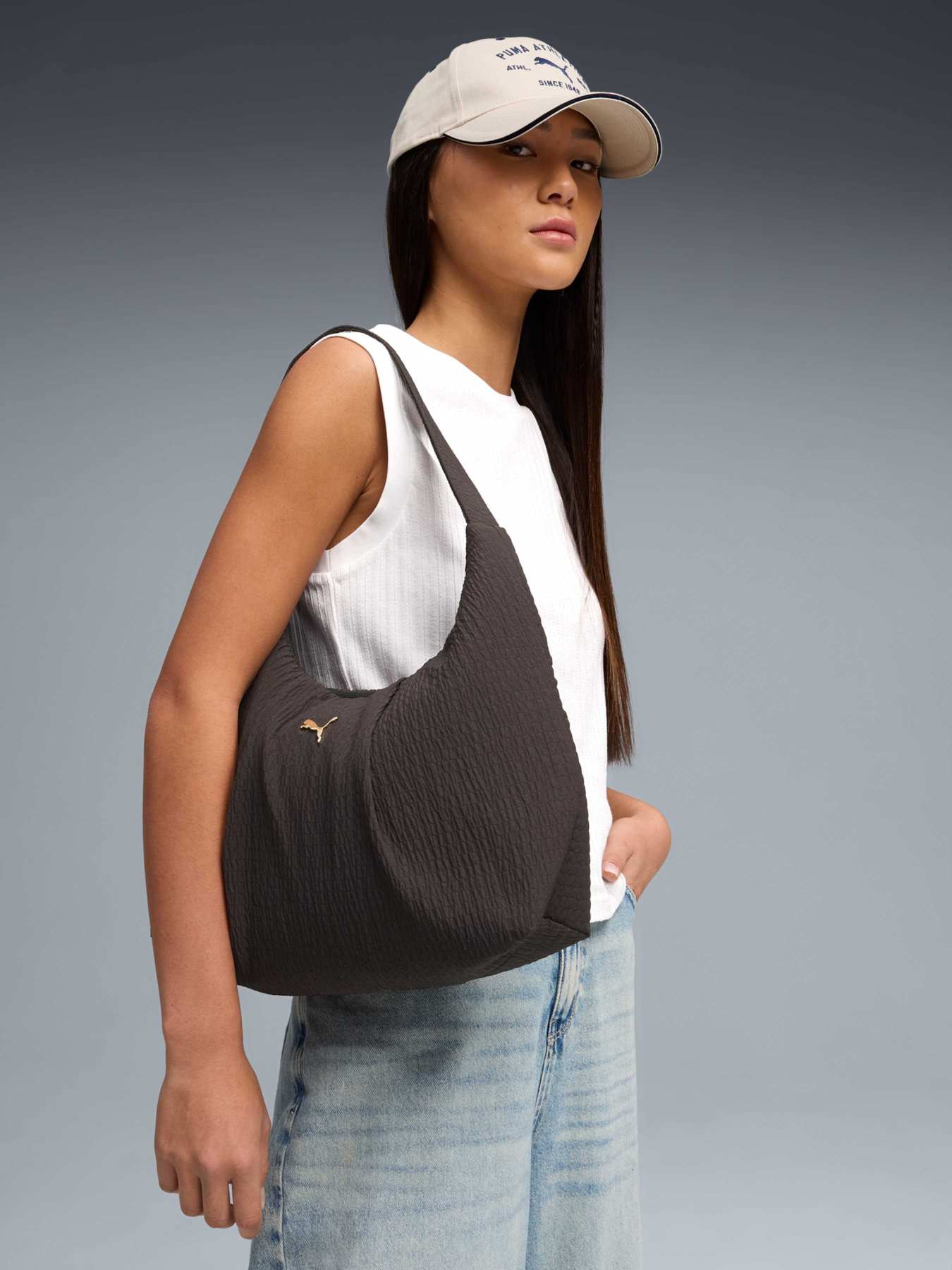 Сумки PUMA Up Slouchy Hobo Bag модель 092180 Сумки PUMA Up Slouchy Hobo Bag модель 092180 Фото