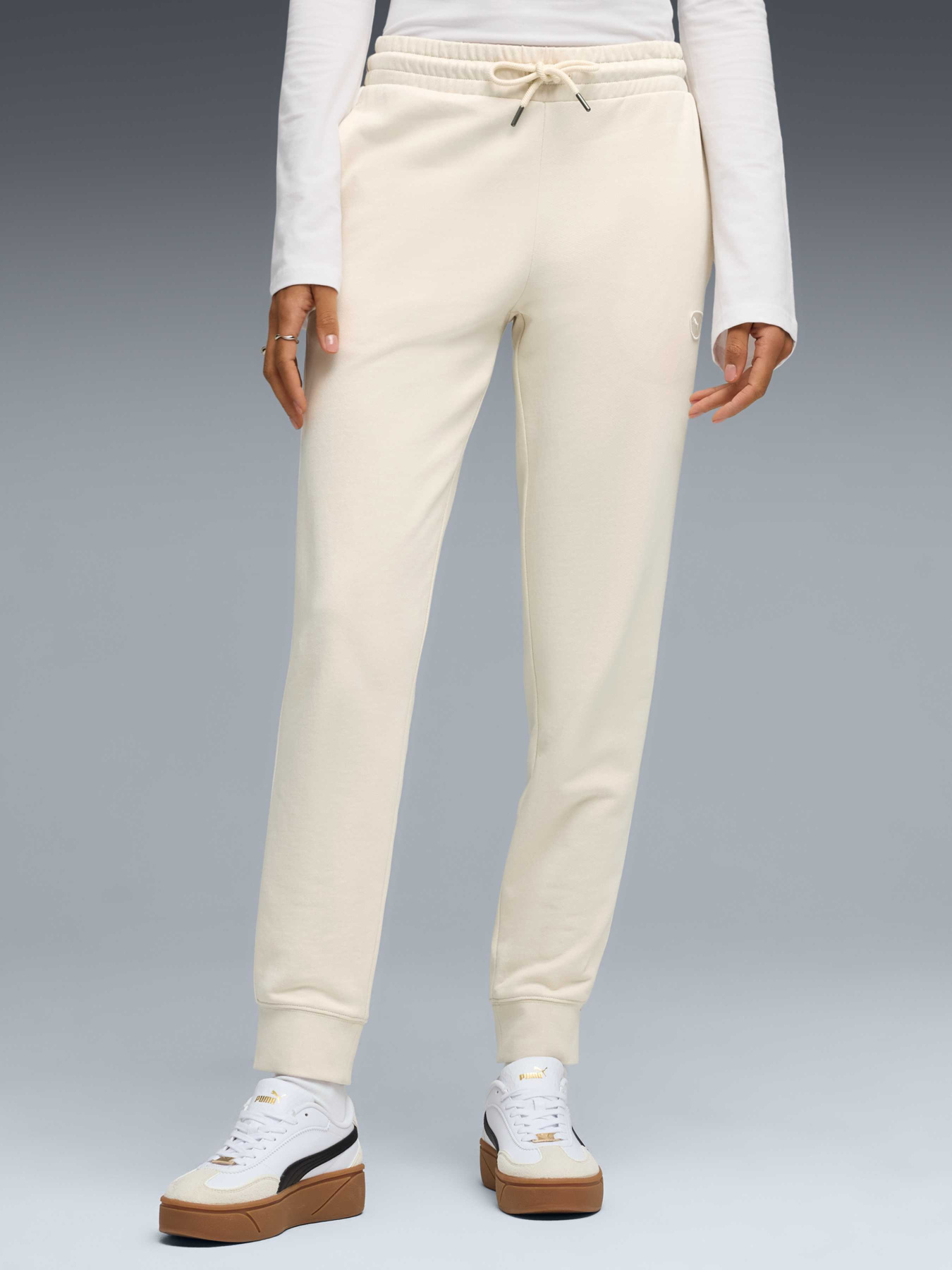 Штани PUMA Ess Elevated Sweatpants модель 691858 Штани PUMA Ess Elevated Sweatpants модель 691858 Фото