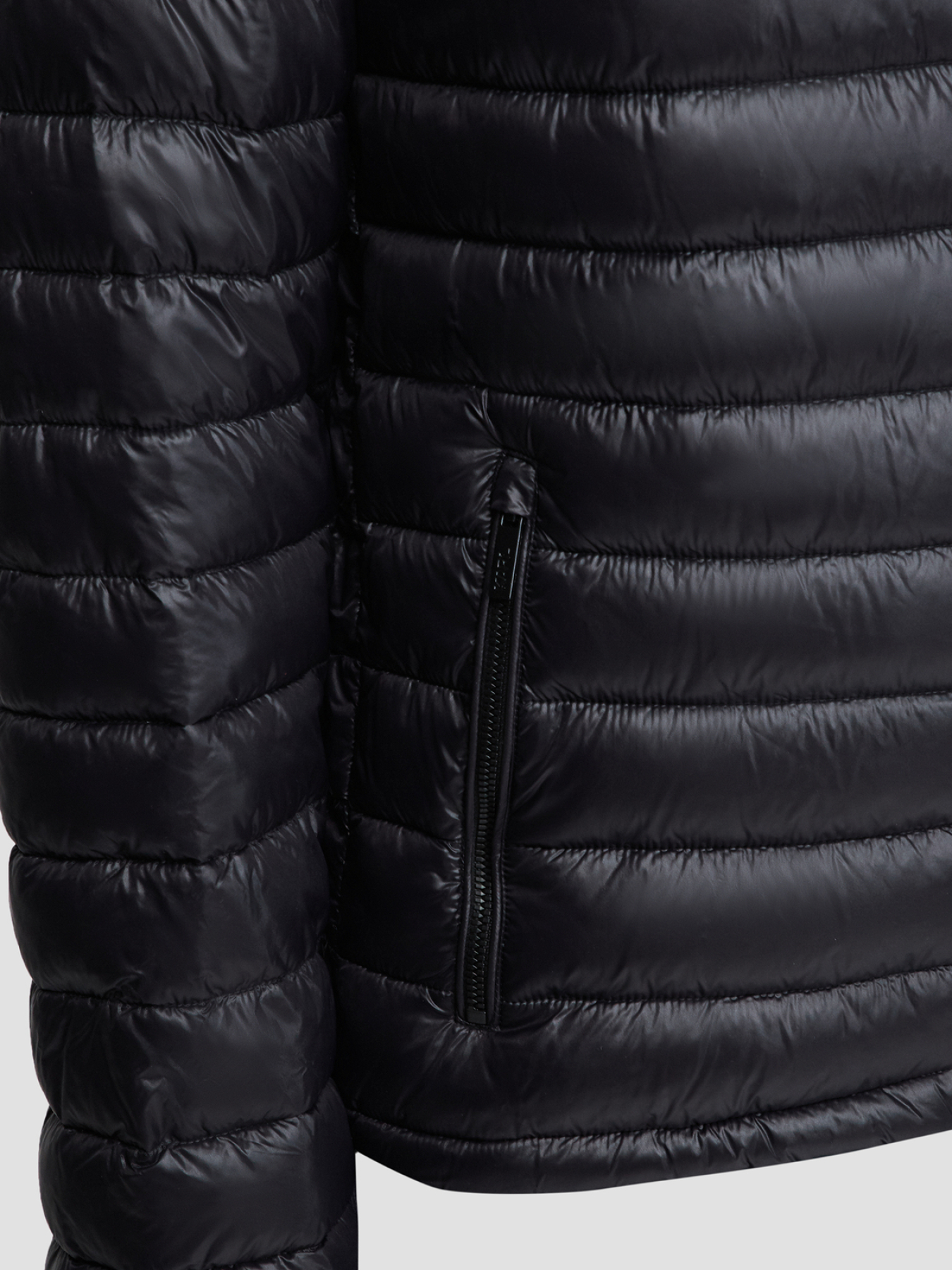 Куртки и дубленки Karl Lagerfeld модель 500590.505022;990 Фото