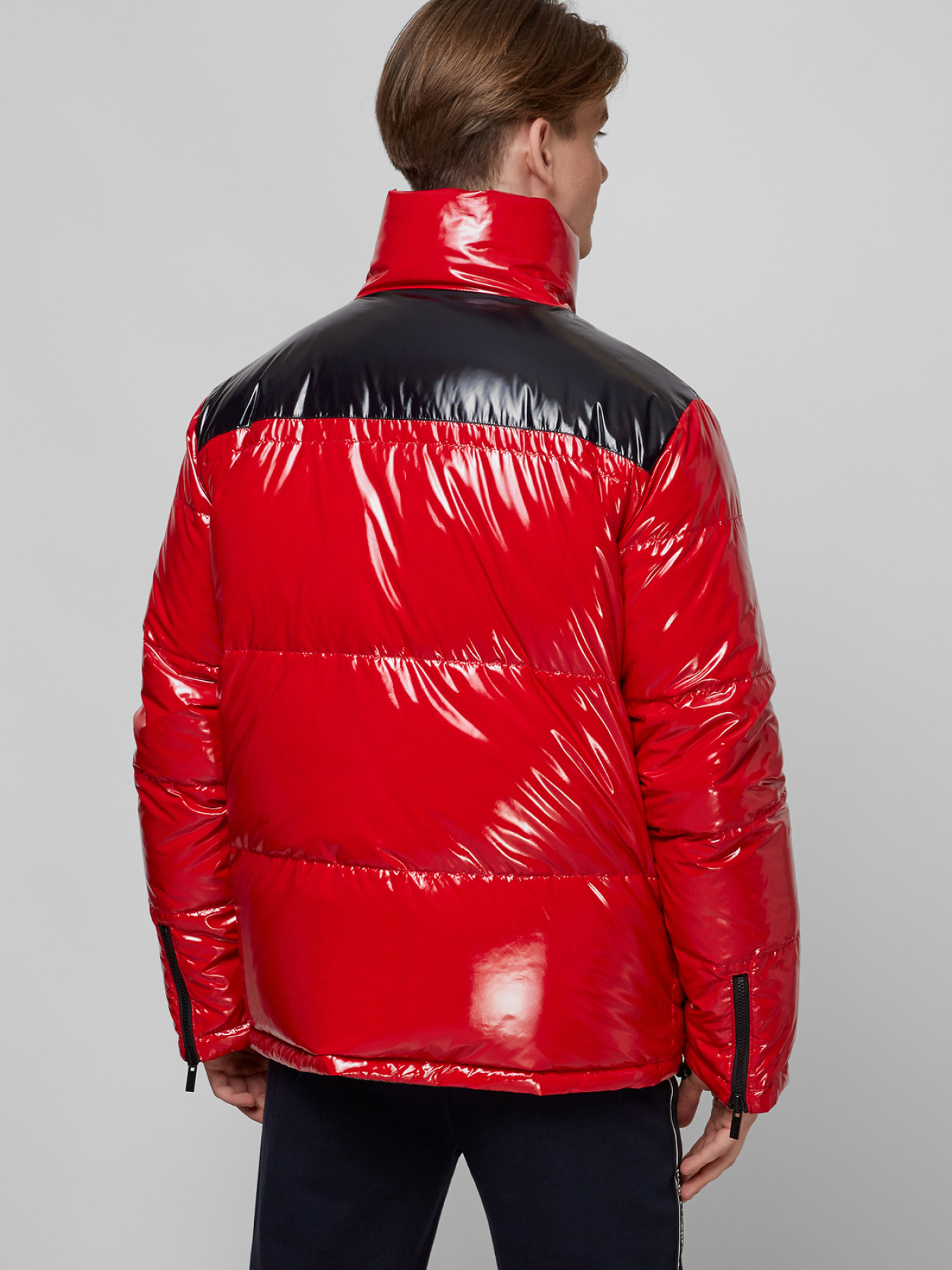 Куртки и дубленки Karl Lagerfeld модель 512512.505007;330 Фото