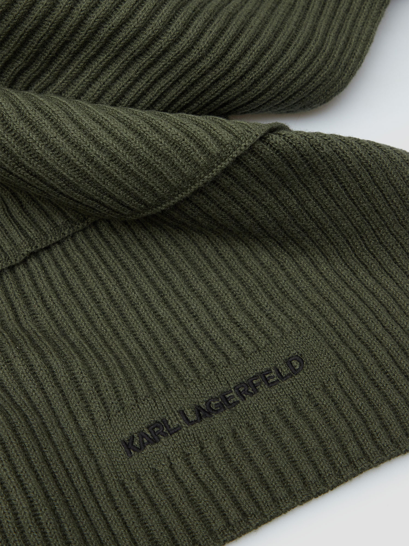 Шарфы и платки Karl Lagerfeld модель 544305.805000;590 Фото