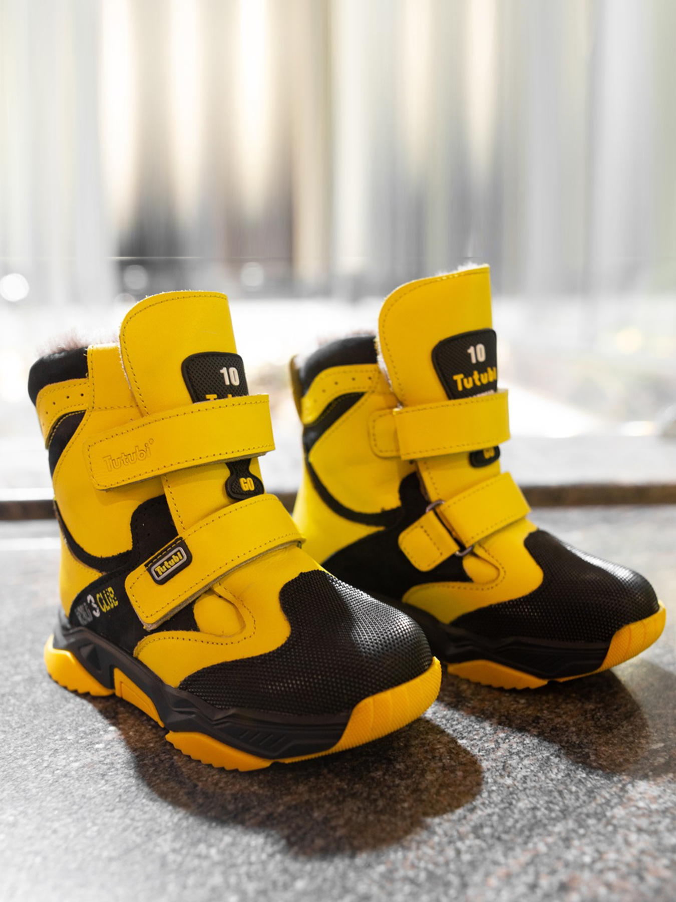 Черевики та чоботи Tutubi модель 936-01-Black.Yellow Фото