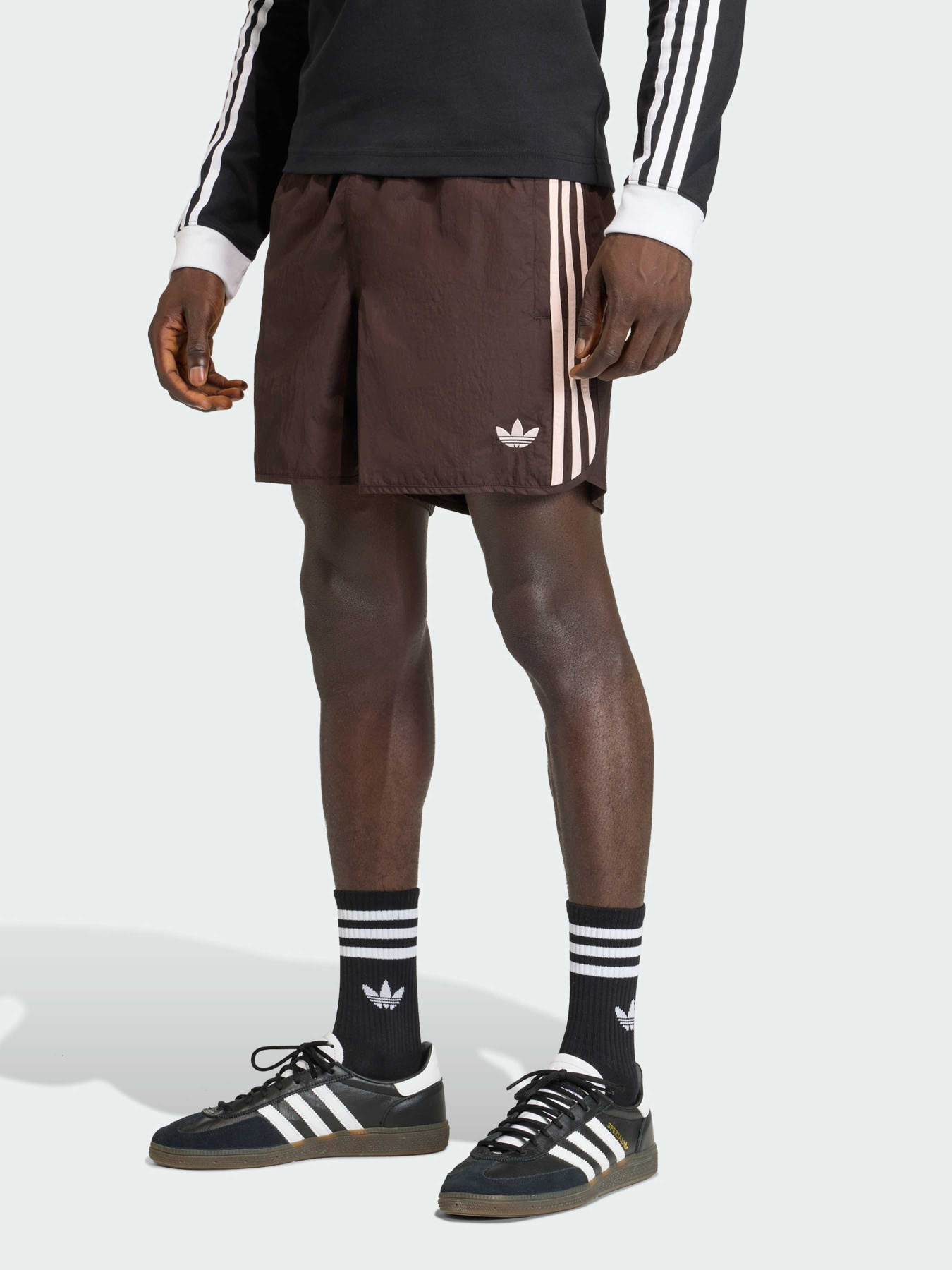 Шорты Adidas Adicolor модель KE1662 Шорты Adidas Adicolor модель KE1662 Фото