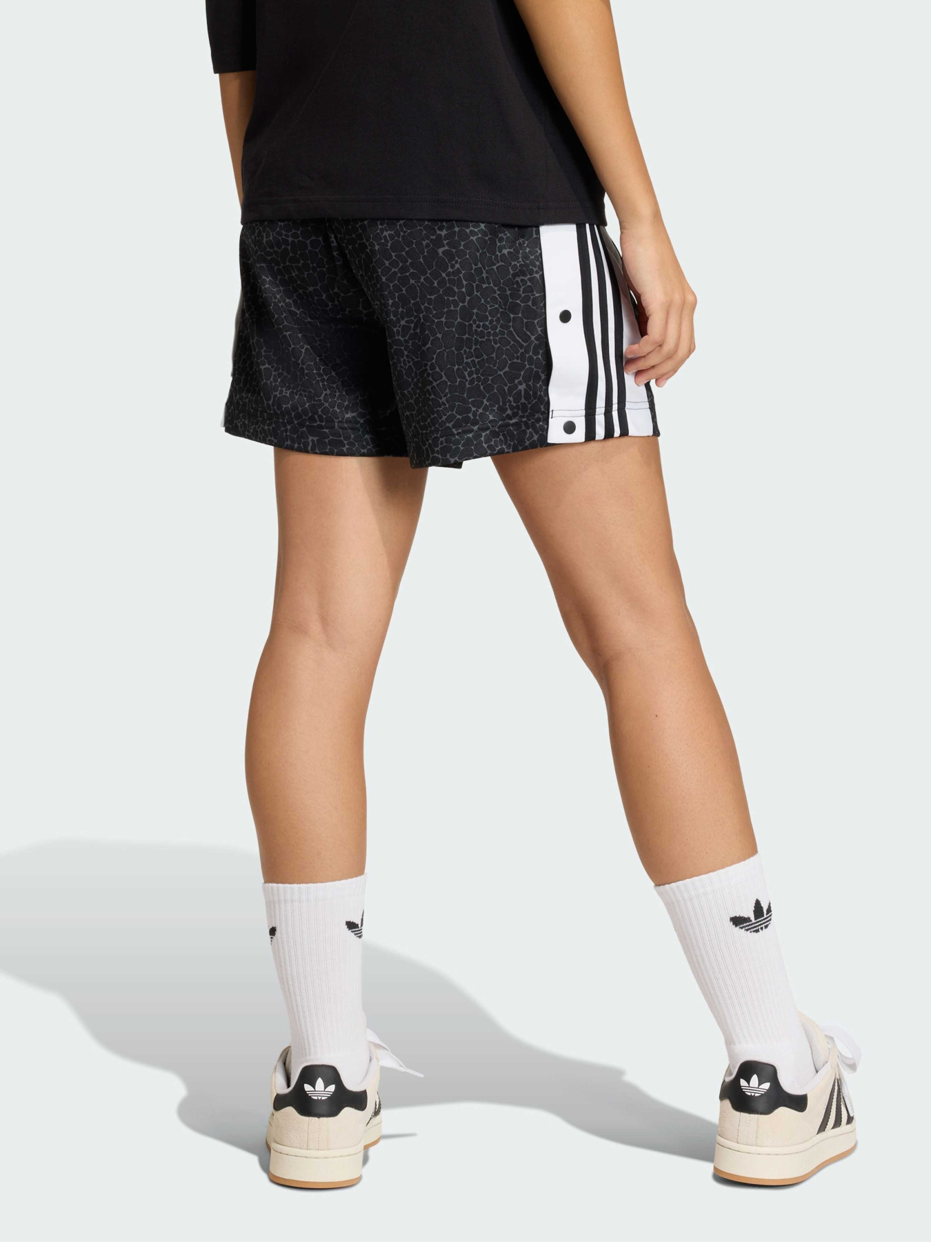 Шорты Adidas модель KD2837 Фото