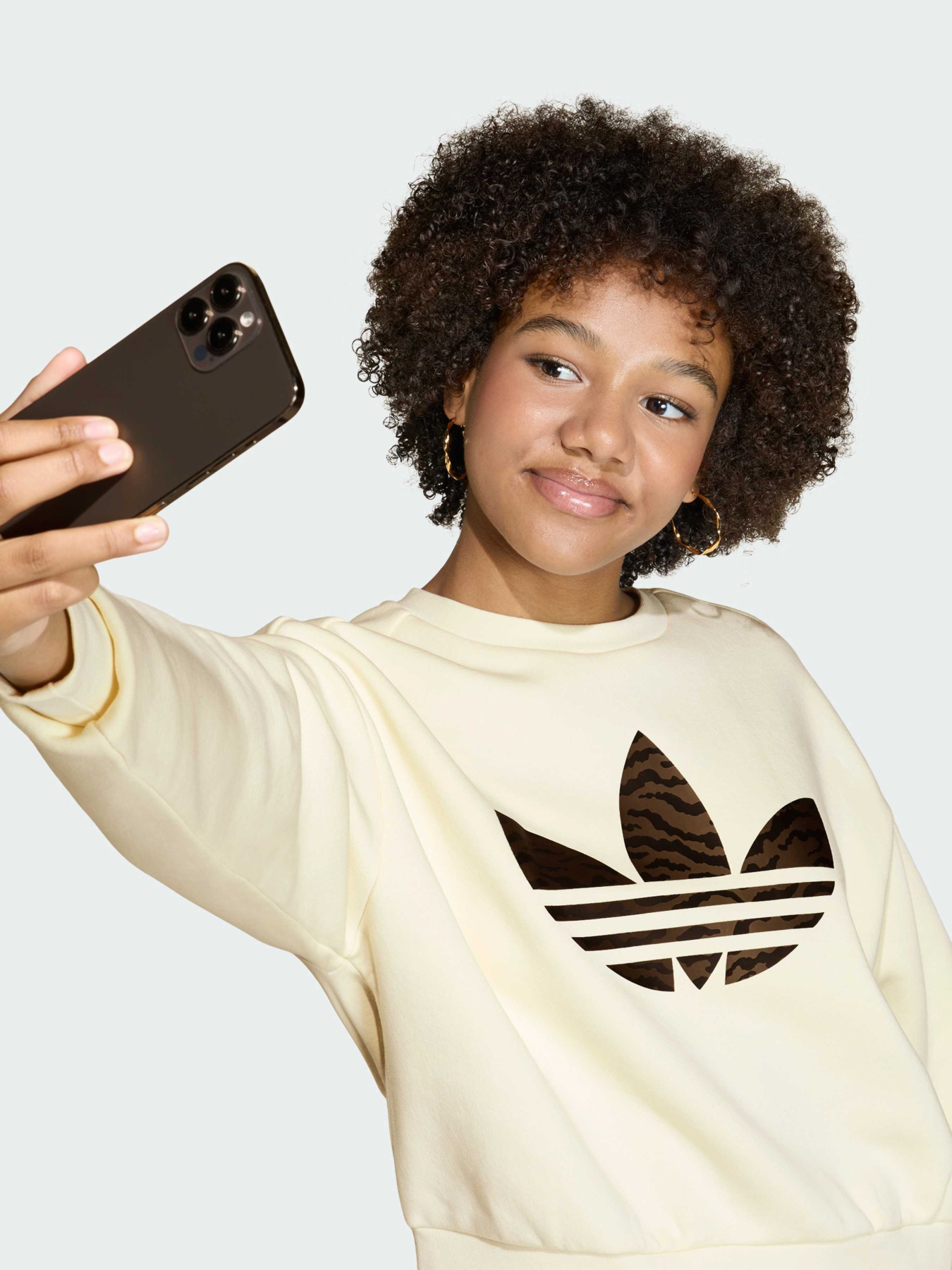 Худи и свитшоты Adidas Graphics модель KD3258 Худи и свитшоты Adidas Graphics модель KD3258 Фото