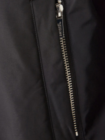 Куртки и дубленки Karl Lagerfeld модель 561533.505005;990 Фото