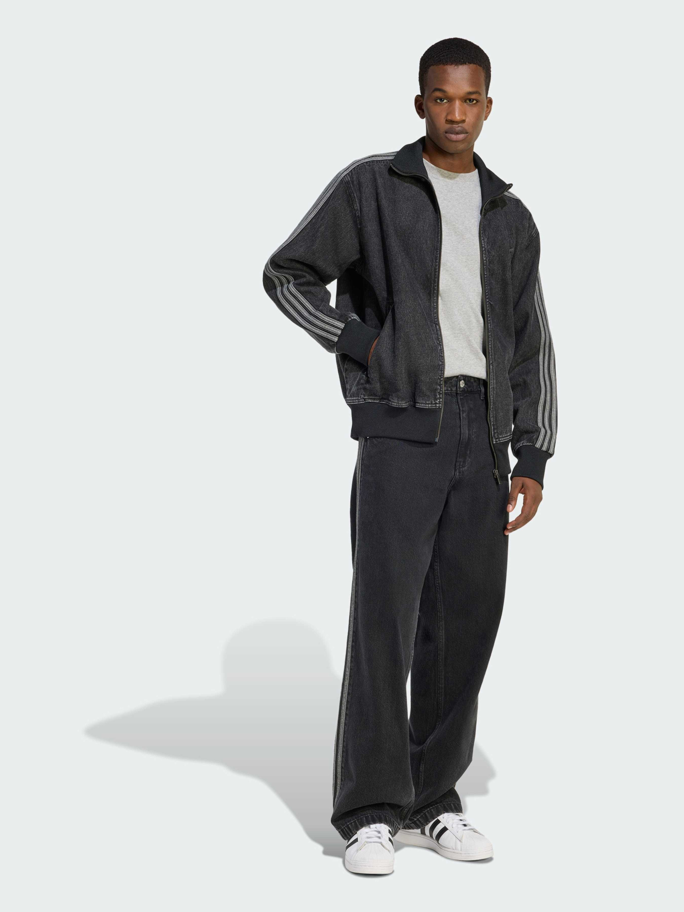 Куртки и дубленки Adidas Adicolor модель KD1516 Куртки и дубленки Adidas Adicolor модель KD1516 Фото