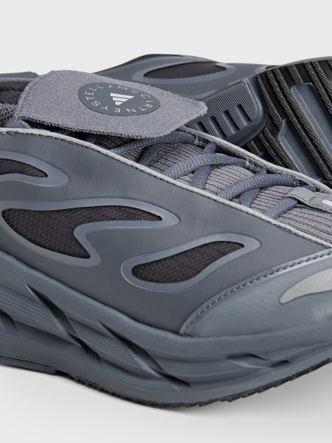 Кросівки Adidas модель KJ1018 Фото