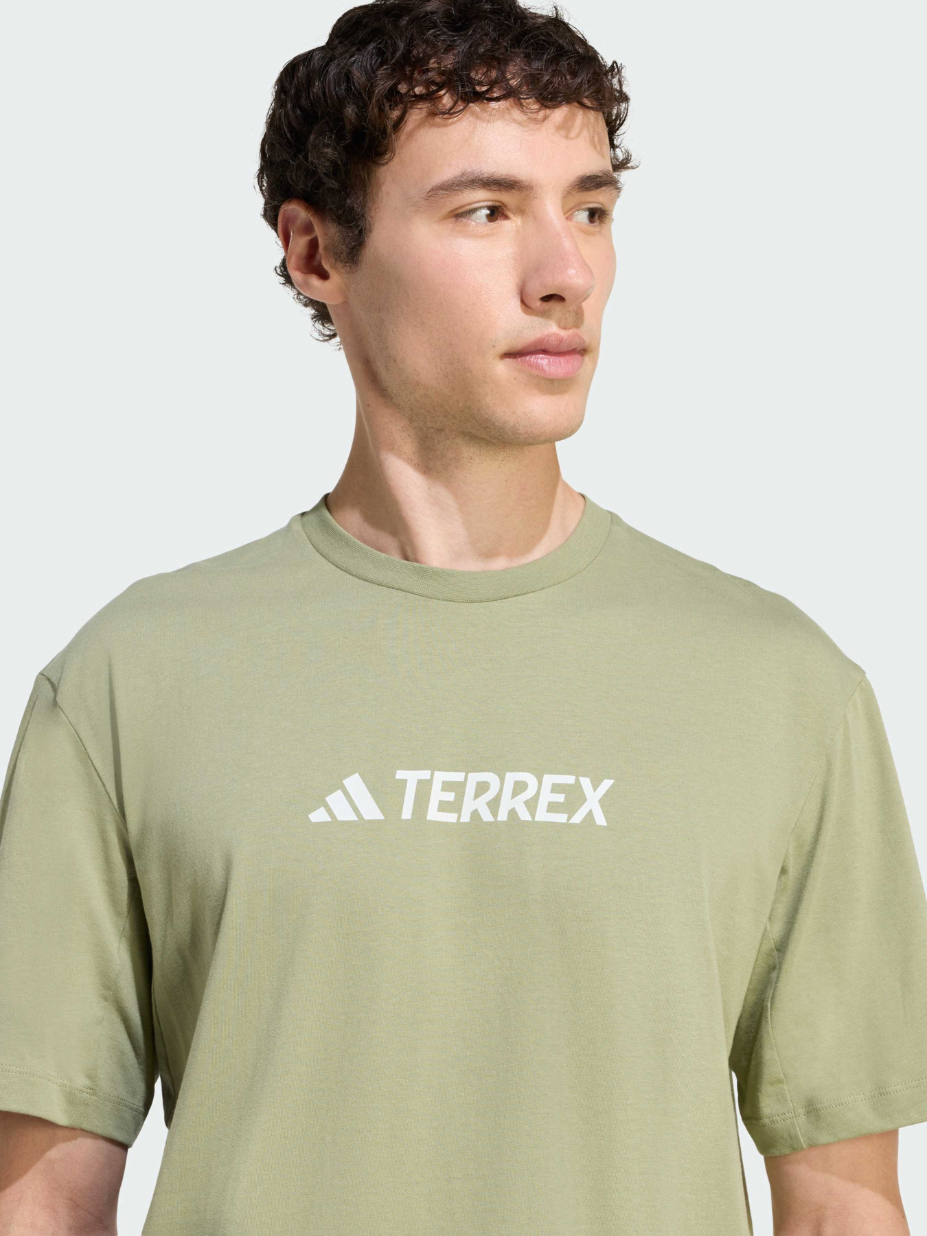 Футболки и поло Adidas модель JZ1168 Футболки и поло Adidas модель JZ1168 Фото