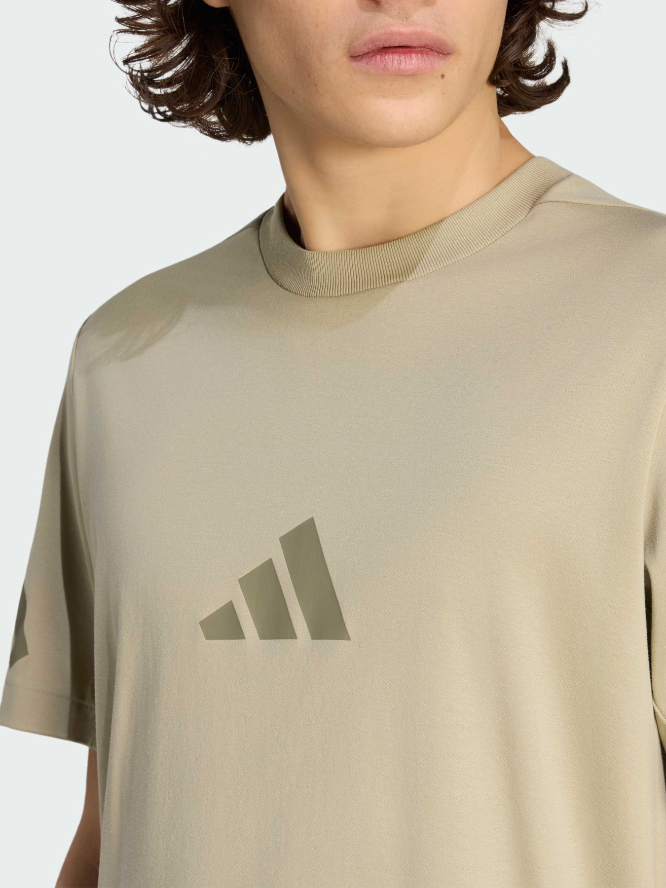 Футболки и поло Adidas ZNE модель KE4698 Футболки и поло Adidas ZNE модель KE4698 Фото