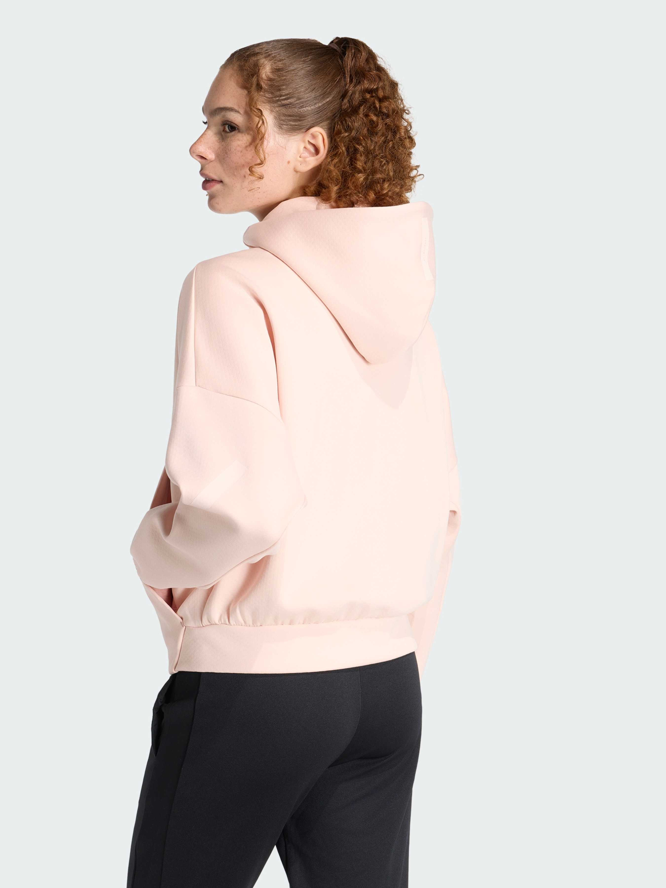 Худи и свитшоты Adidas ZNE модель KE4750 Фото