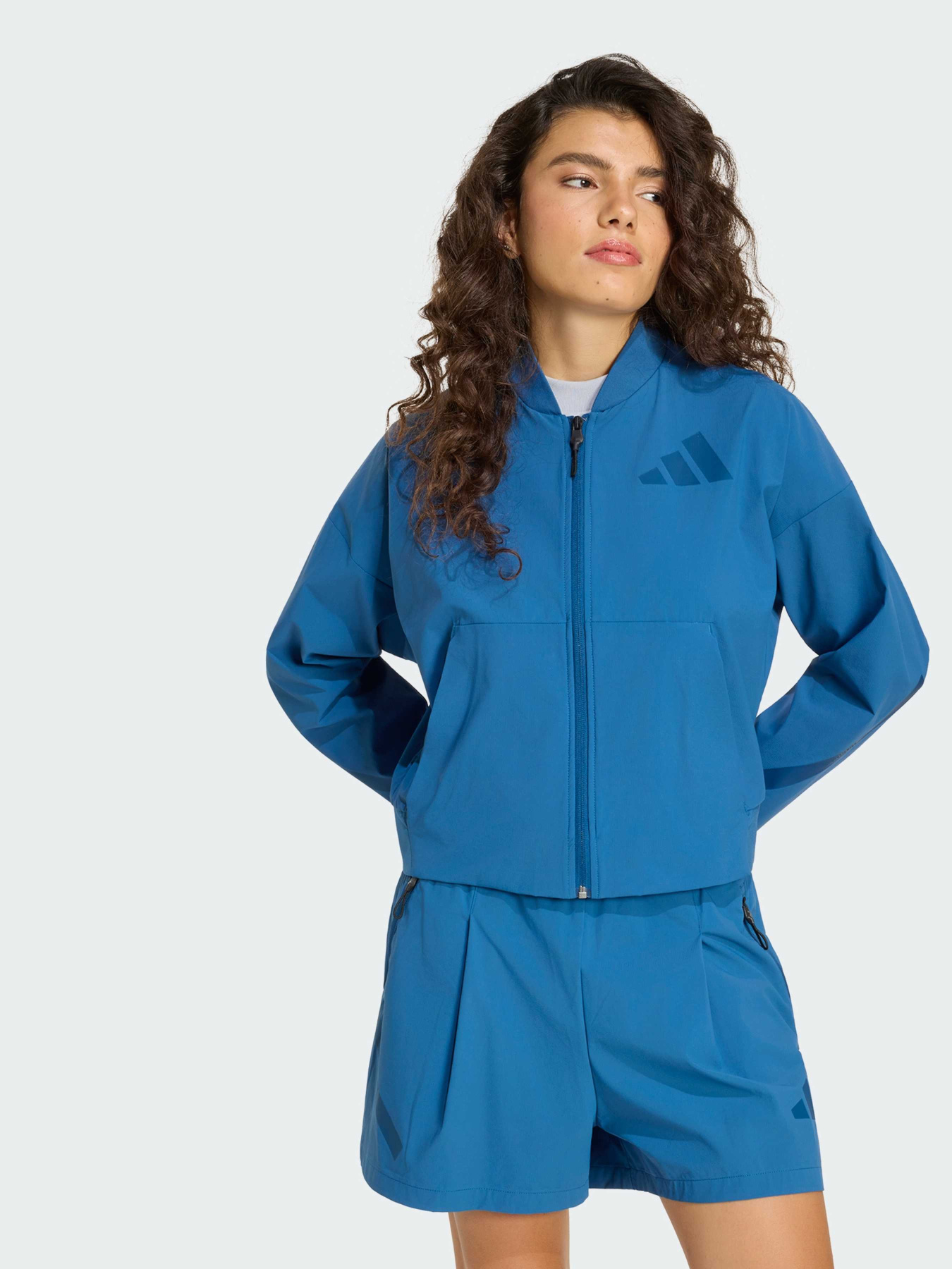 Куртки и дубленки Adidas ZNE модель KF1822 Фото