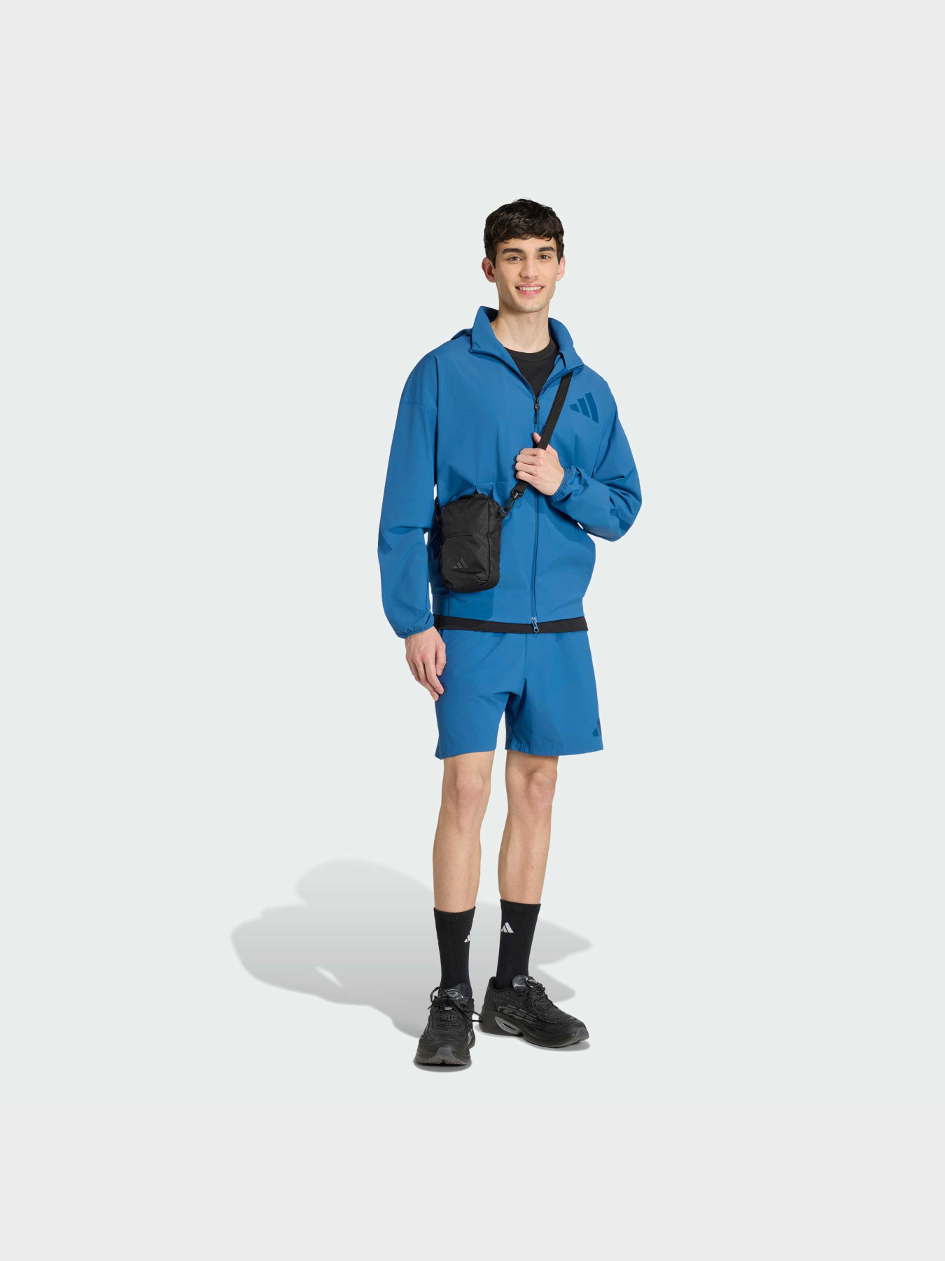 Худи и свитшоты Adidas ZNE модель KF1823 Худи и свитшоты Adidas ZNE модель KF1823 Фото