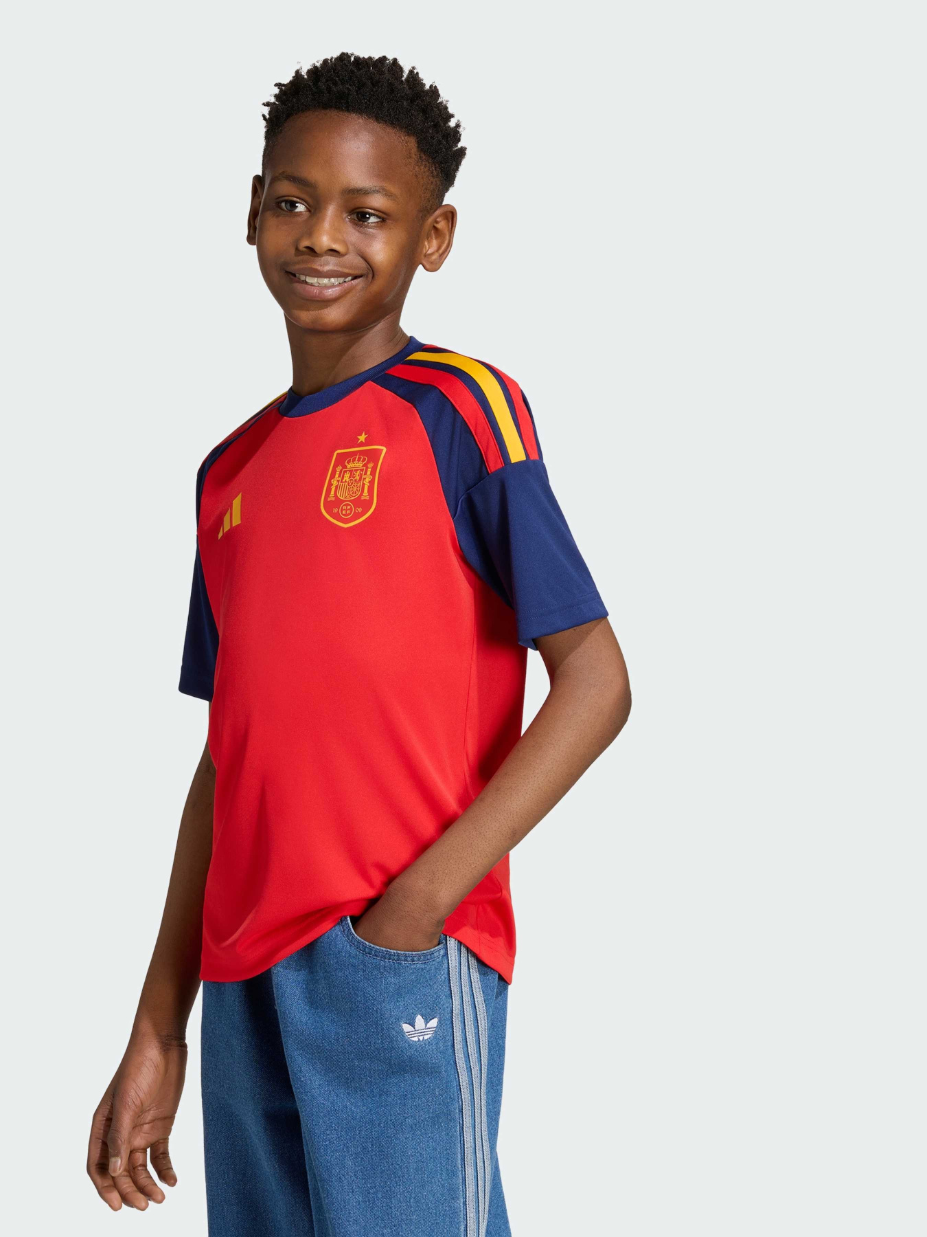 Футболки и поло Adidas модель JZ5755 Футболки и поло Adidas модель JZ5755 Фото