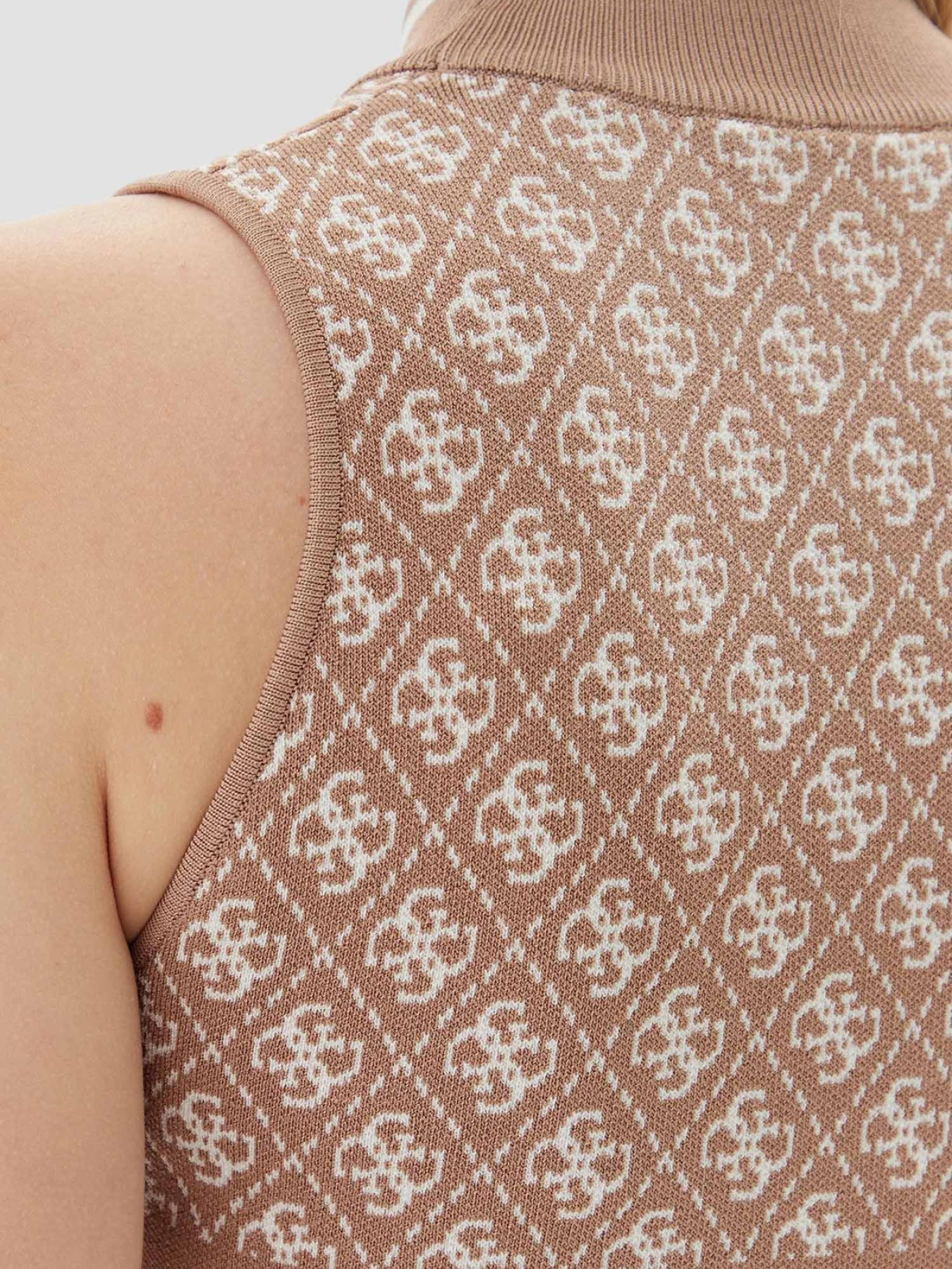 Футболки и поло GUESS модель W3YR26.Z37K0;FN7A Фото