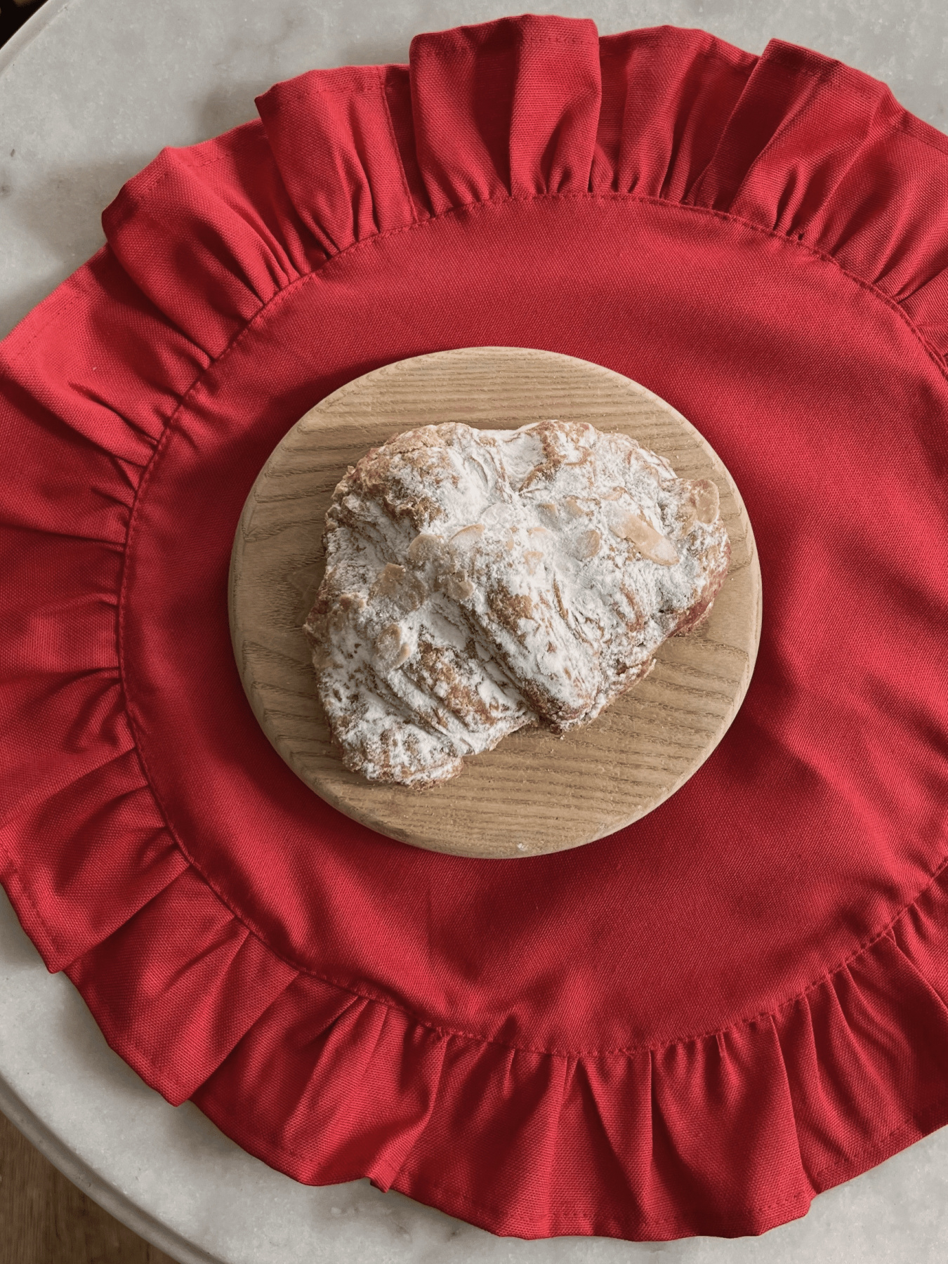 Салфетка сервировочная с рюшами хлопковая водотталкивающая красная Ecotton модель 25584 Фото