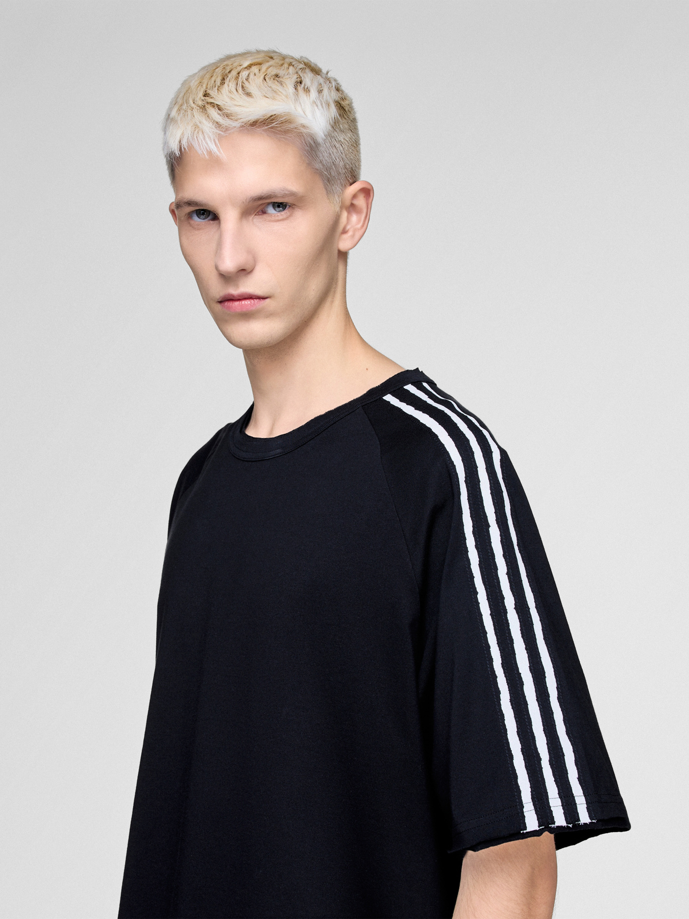 Футболки и поло Adidas Y-3 модель KQ9793 Футболки и поло Adidas Y-3 модель KQ9793 Фото