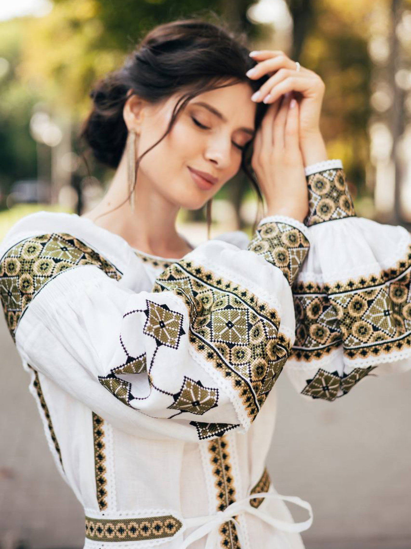 Вышиванки Golden Trinity модель OBERIH3 Вышиванки Golden Trinity модель OBERIH3 Фото