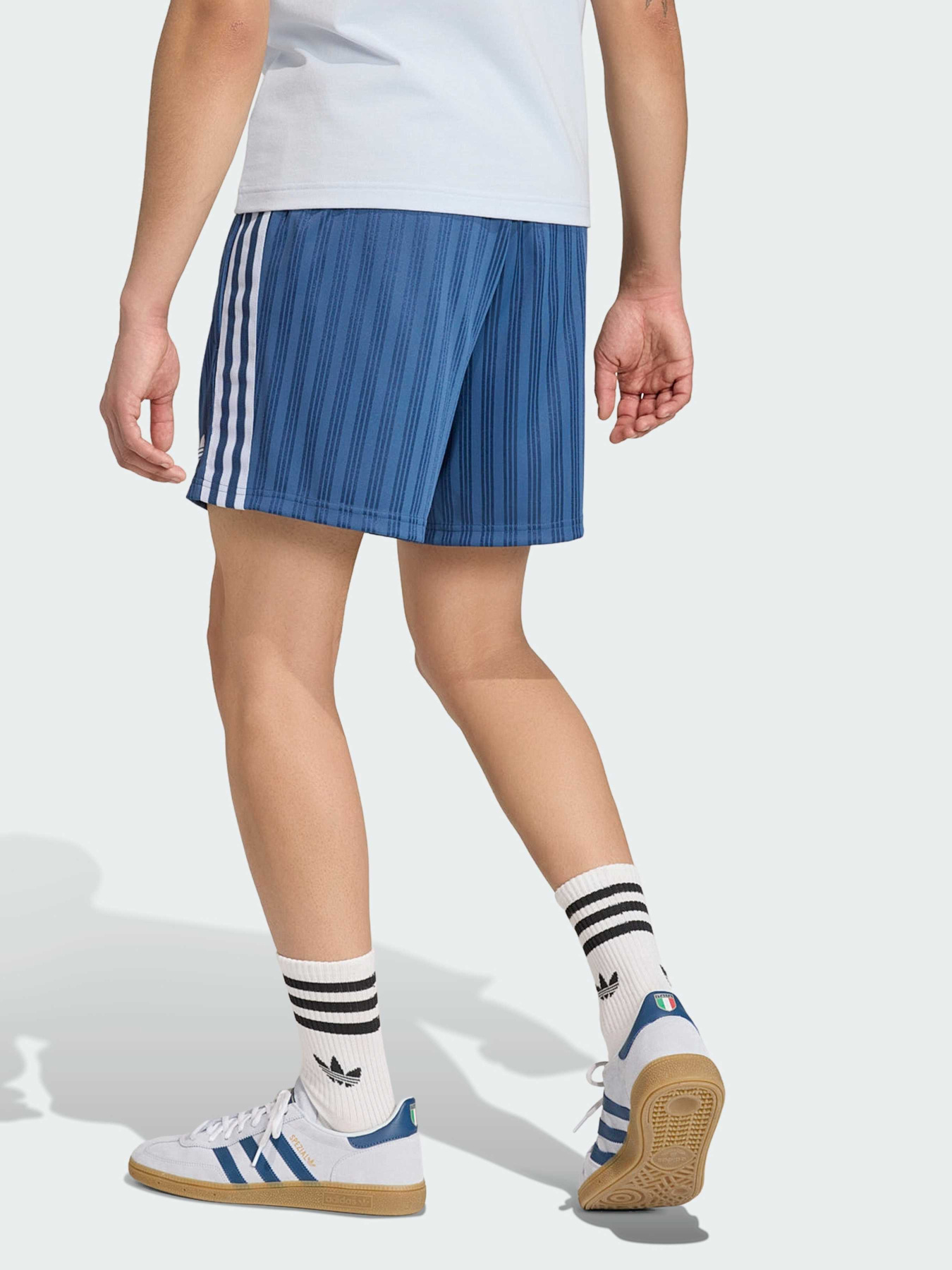 Шорты Adidas модель JY9625 Шорты Adidas модель JY9625 Фото