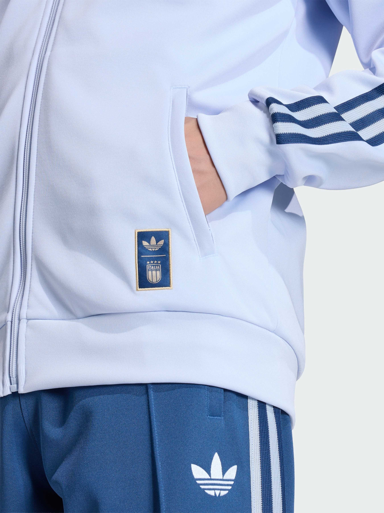 Худи и свитшоты Adidas модель JY9630 Худи и свитшоты Adidas модель JY9630 Фото