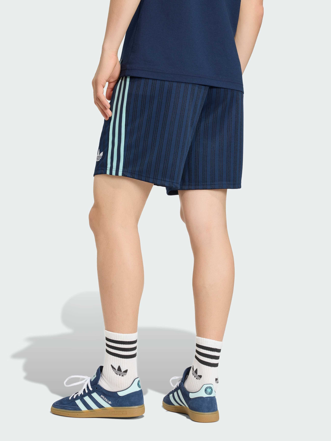 Шорти Adidas модель JZ9343 Шорти Adidas модель JZ9343 Фото