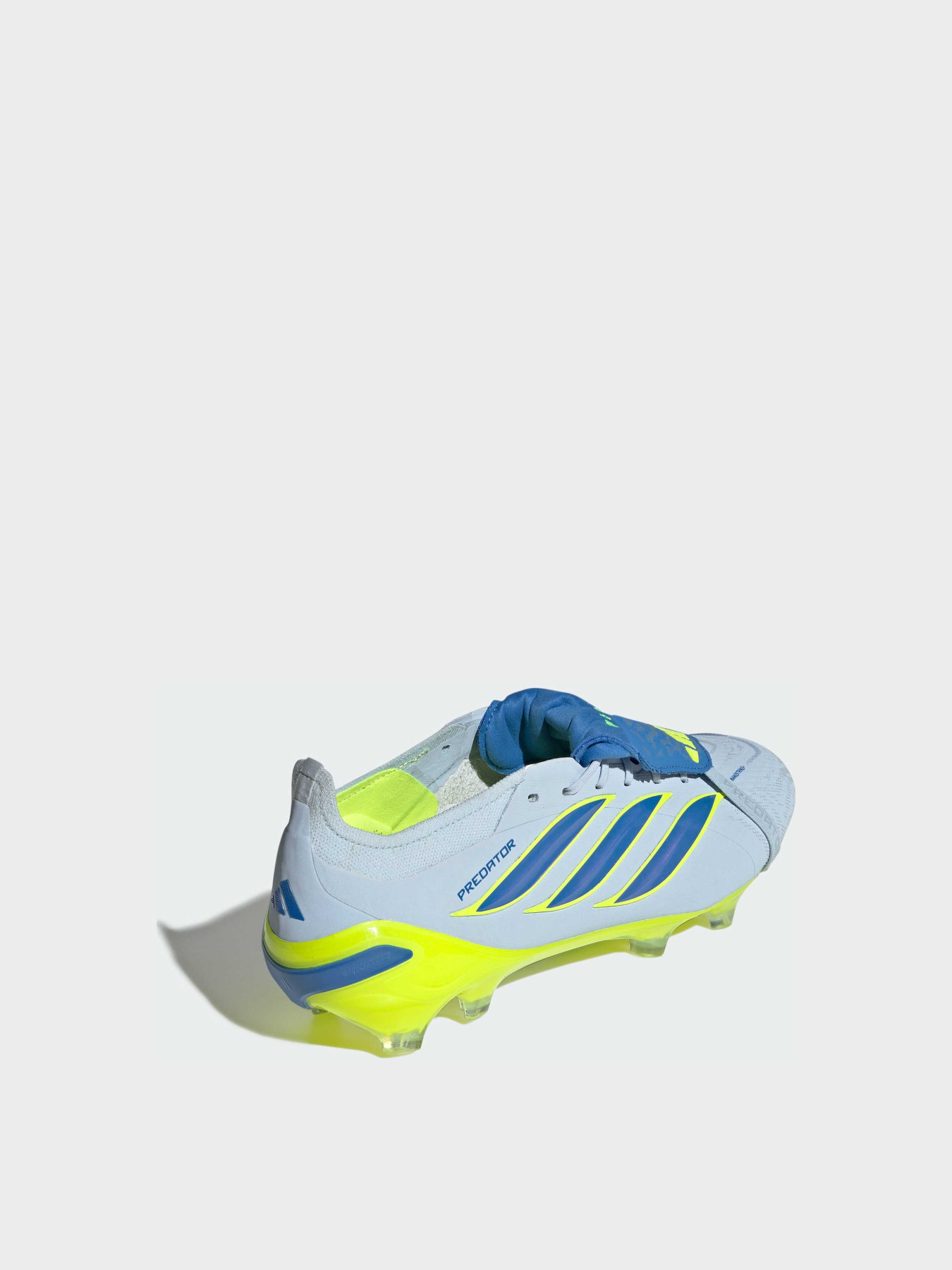 Кроссовки Adidas Predator модель JS0378 Кроссовки Adidas Predator модель JS0378 Фото