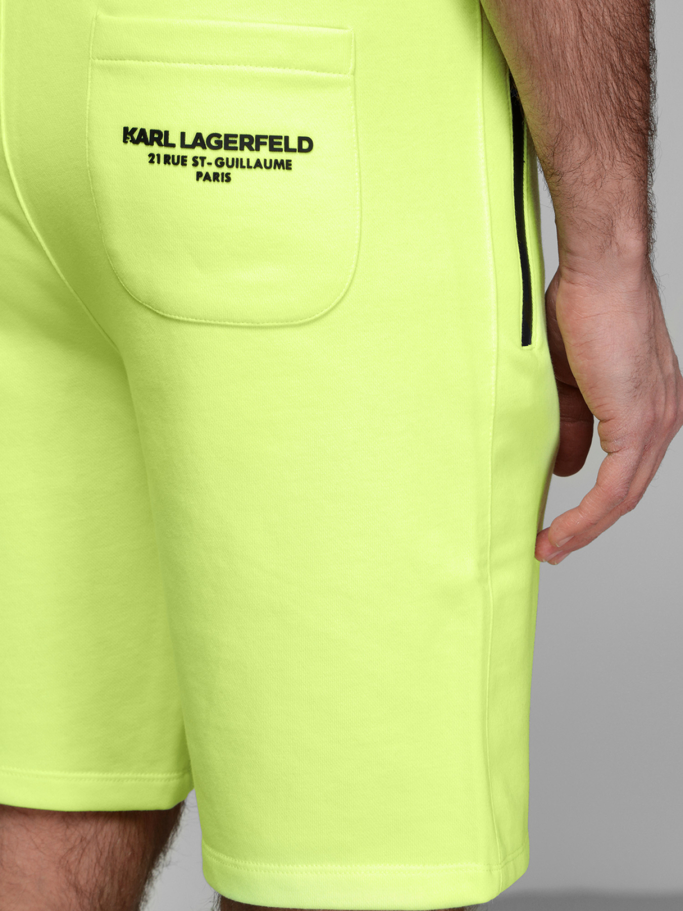 Шорти Karl Lagerfeld модель 521900.705432;120 Шорти Karl Lagerfeld модель 521900.705432;120 Фото