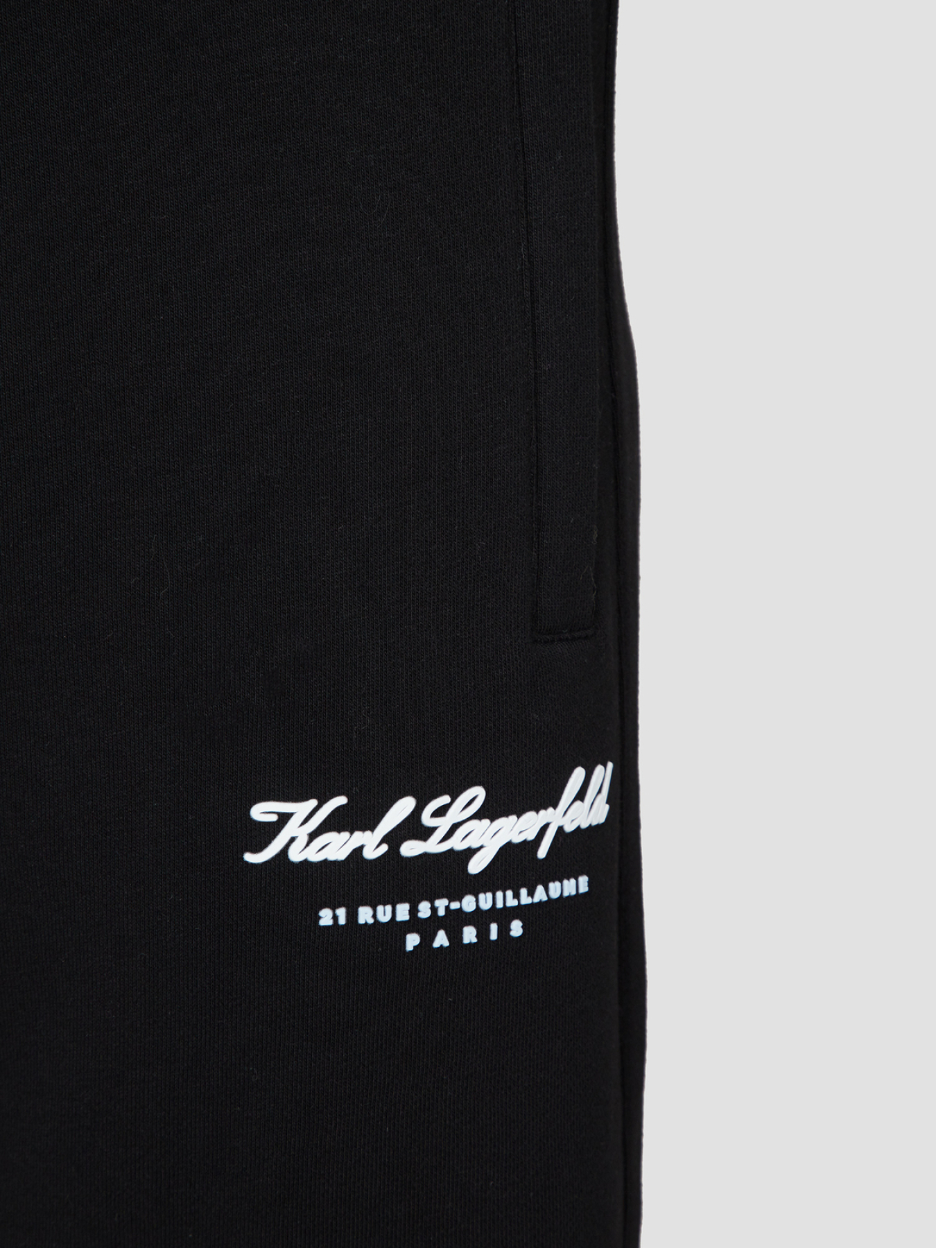 Шорти Karl Lagerfeld модель 541900.705407;990 Шорти Karl Lagerfeld модель 541900.705407;990 Фото