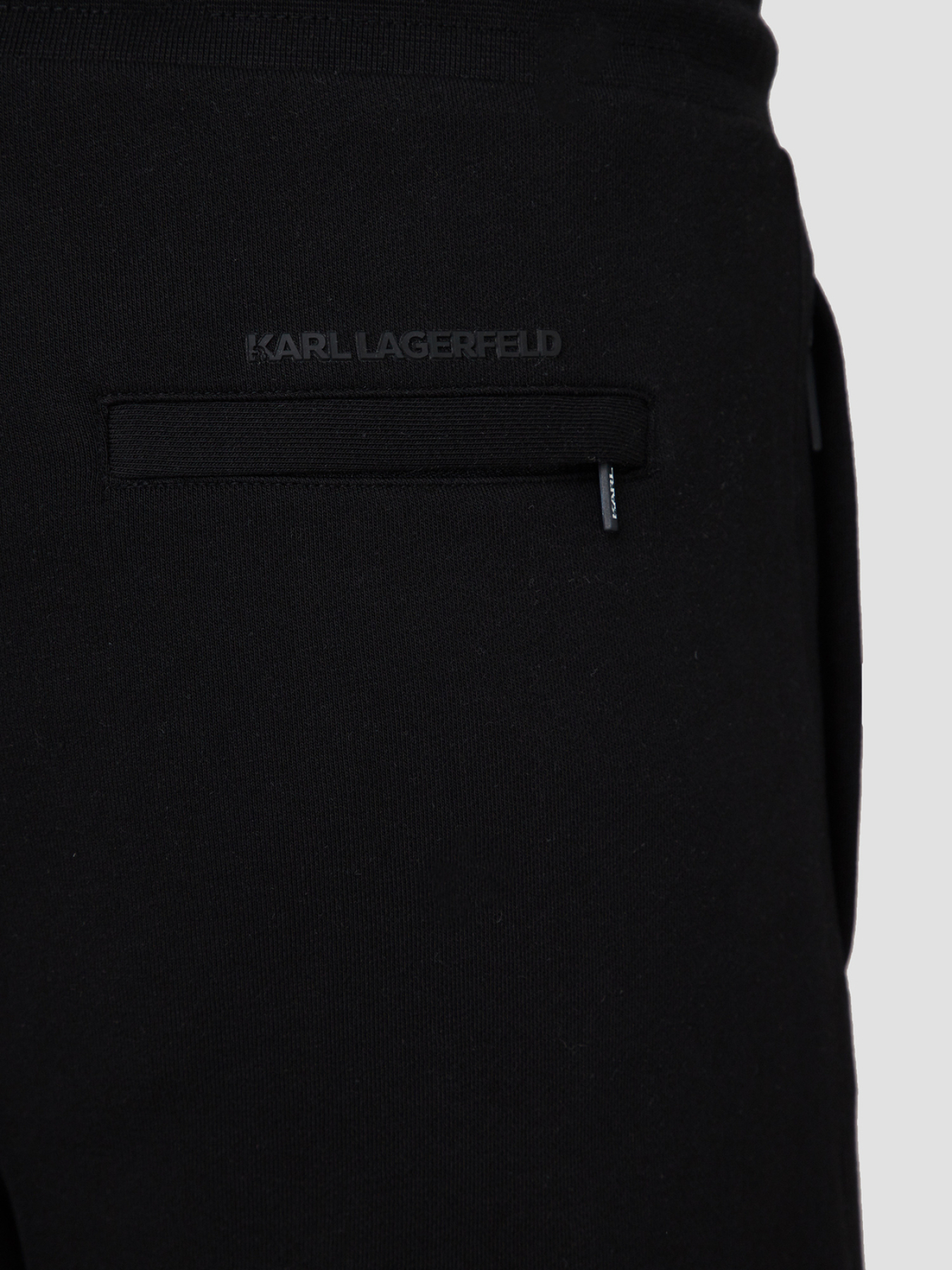 Шорти Karl Lagerfeld модель 541900.705407;990 Шорти Karl Lagerfeld модель 541900.705407;990 Фото