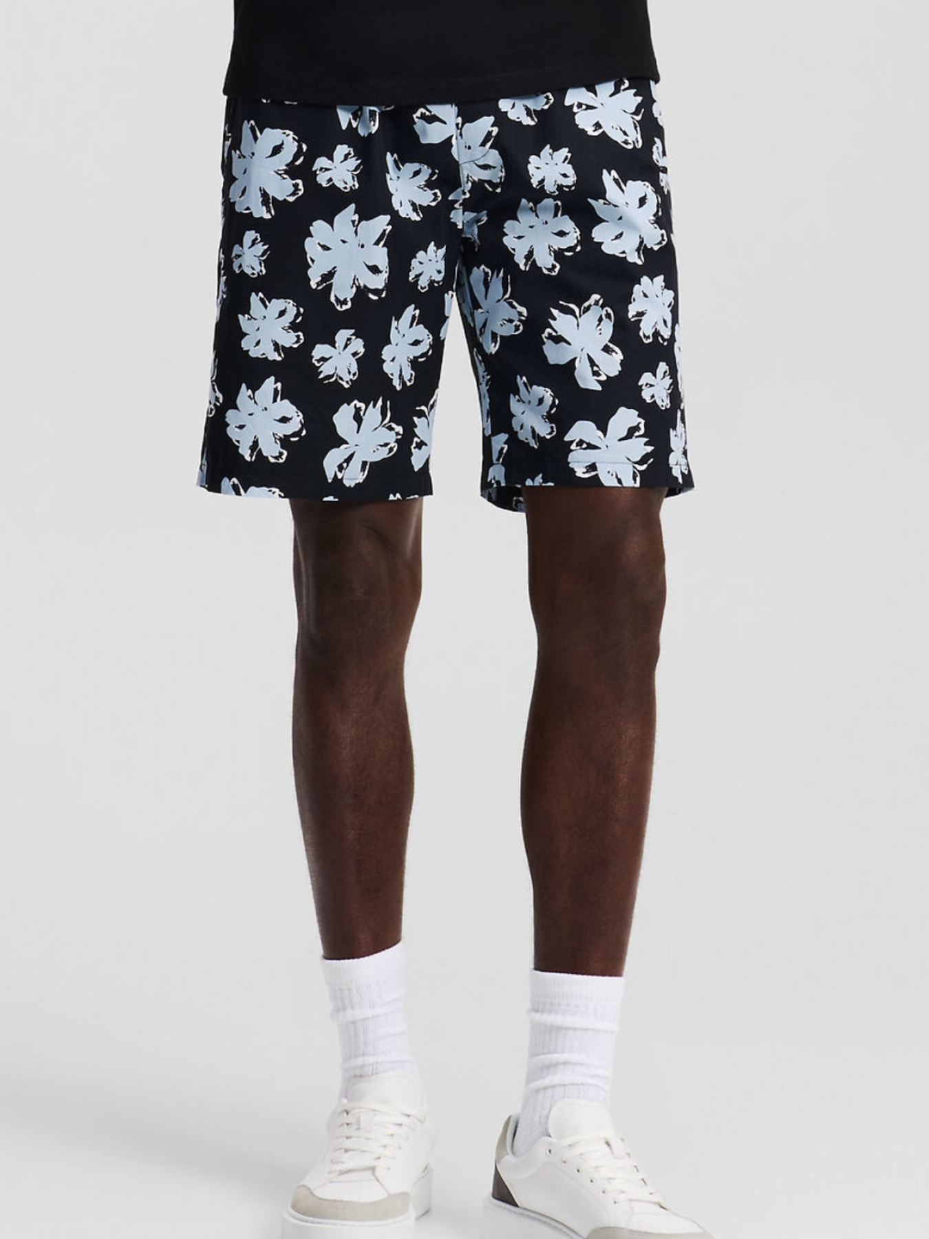 Шорти Karl Lagerfeld модель 552885.265706;996 Шорти Karl Lagerfeld модель 552885.265706;996 Фото