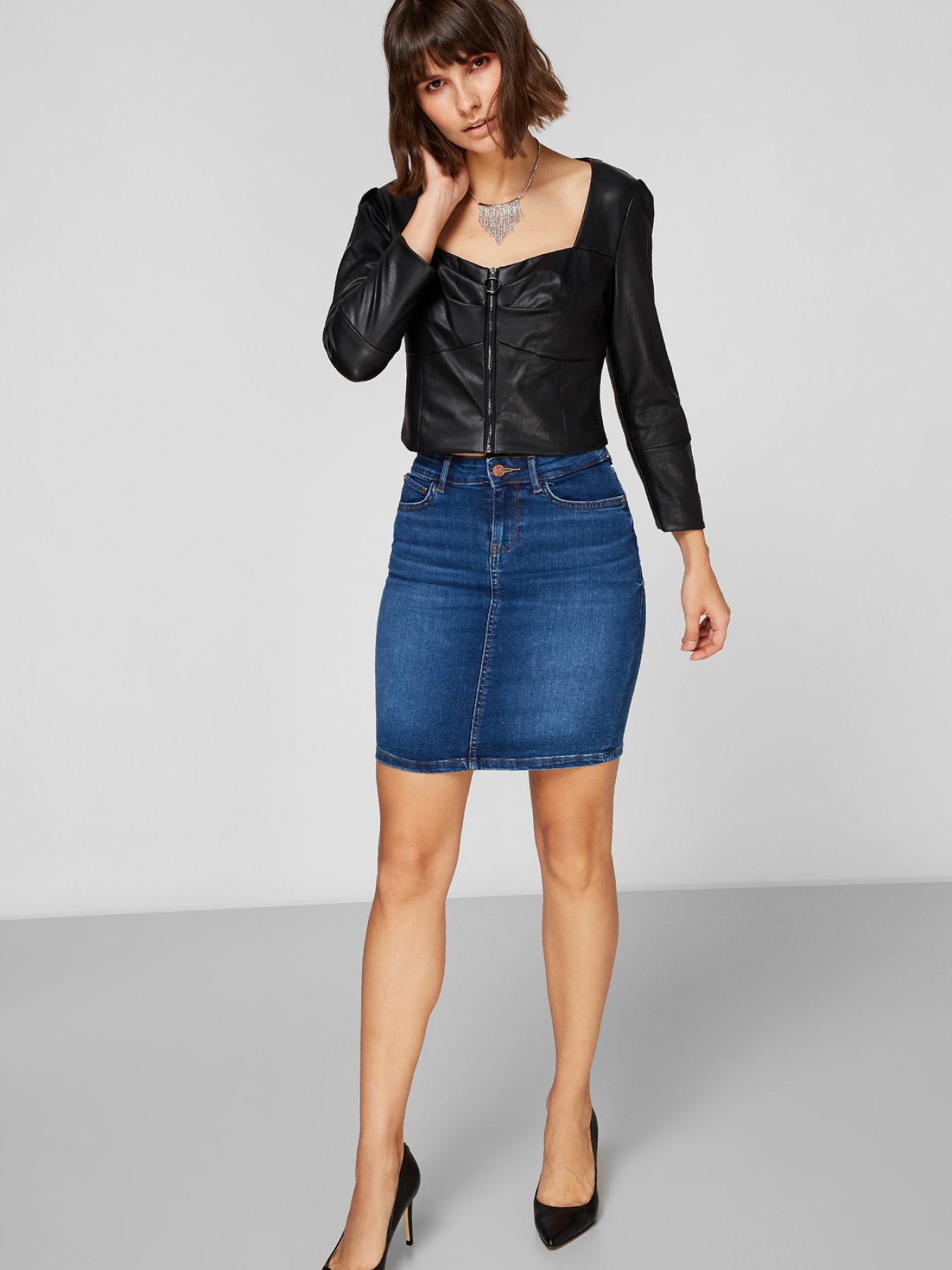 Спідниці GUESS модель W0YD80.D4484;SHEF Спідниці GUESS модель W0YD80.D4484;SHEF Фото