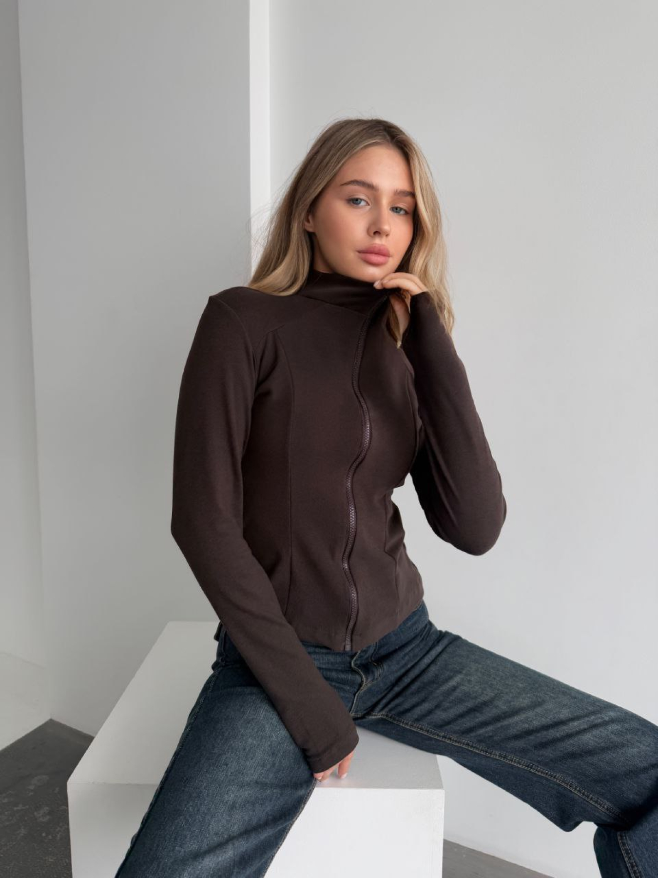 Худи и свитшоты Uaclothes модель like16011-korichnevj Худи и свитшоты Uaclothes модель like16011-korichnevj Фото