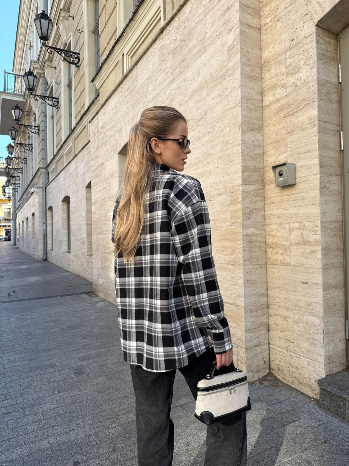 Рубашки Uaclothes модель like14743-chernj Рубашки Uaclothes модель like14743-chernj Фото