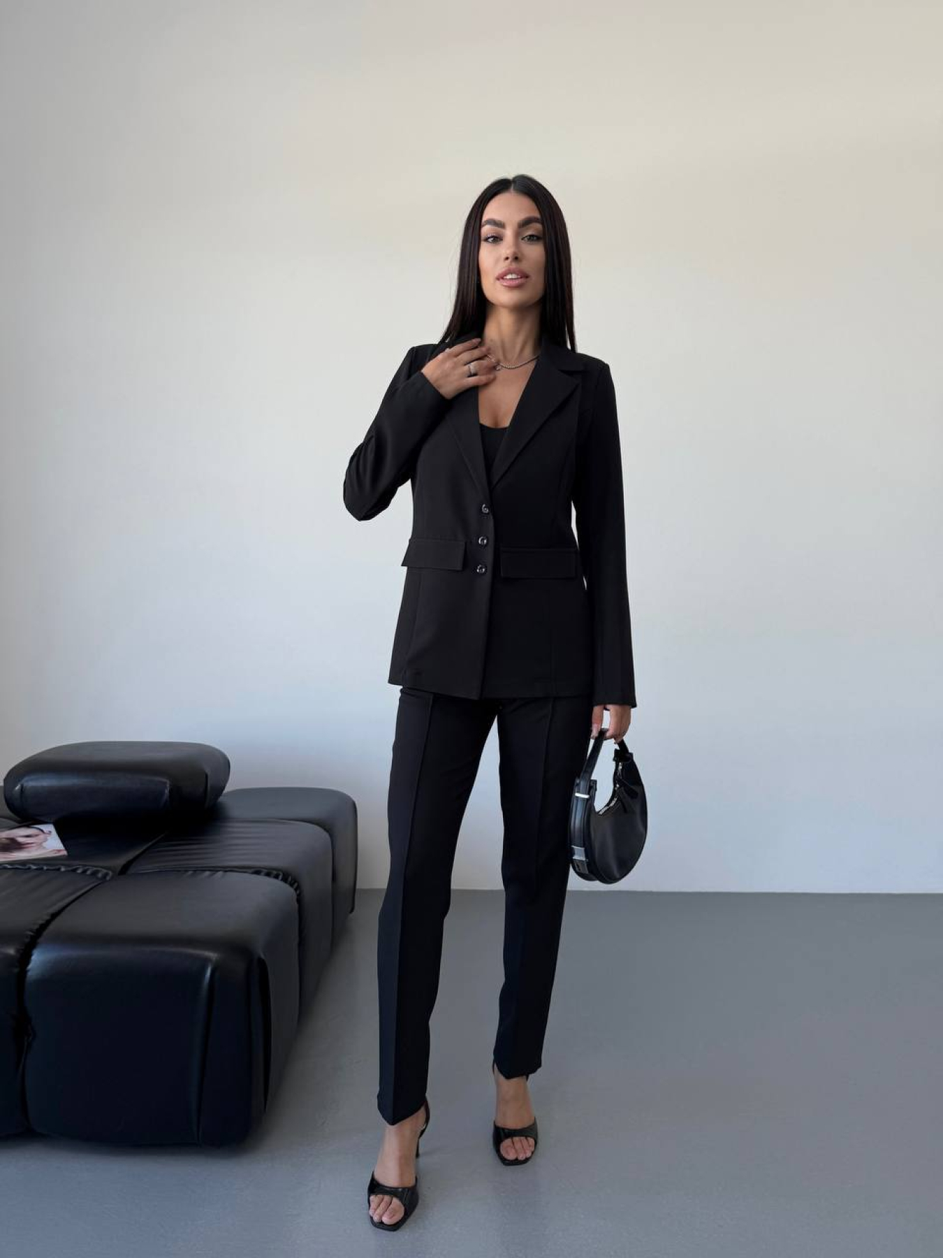 Костюми Uaclothes модель like14651-chernj Костюми Uaclothes модель like14651-chernj Фото
