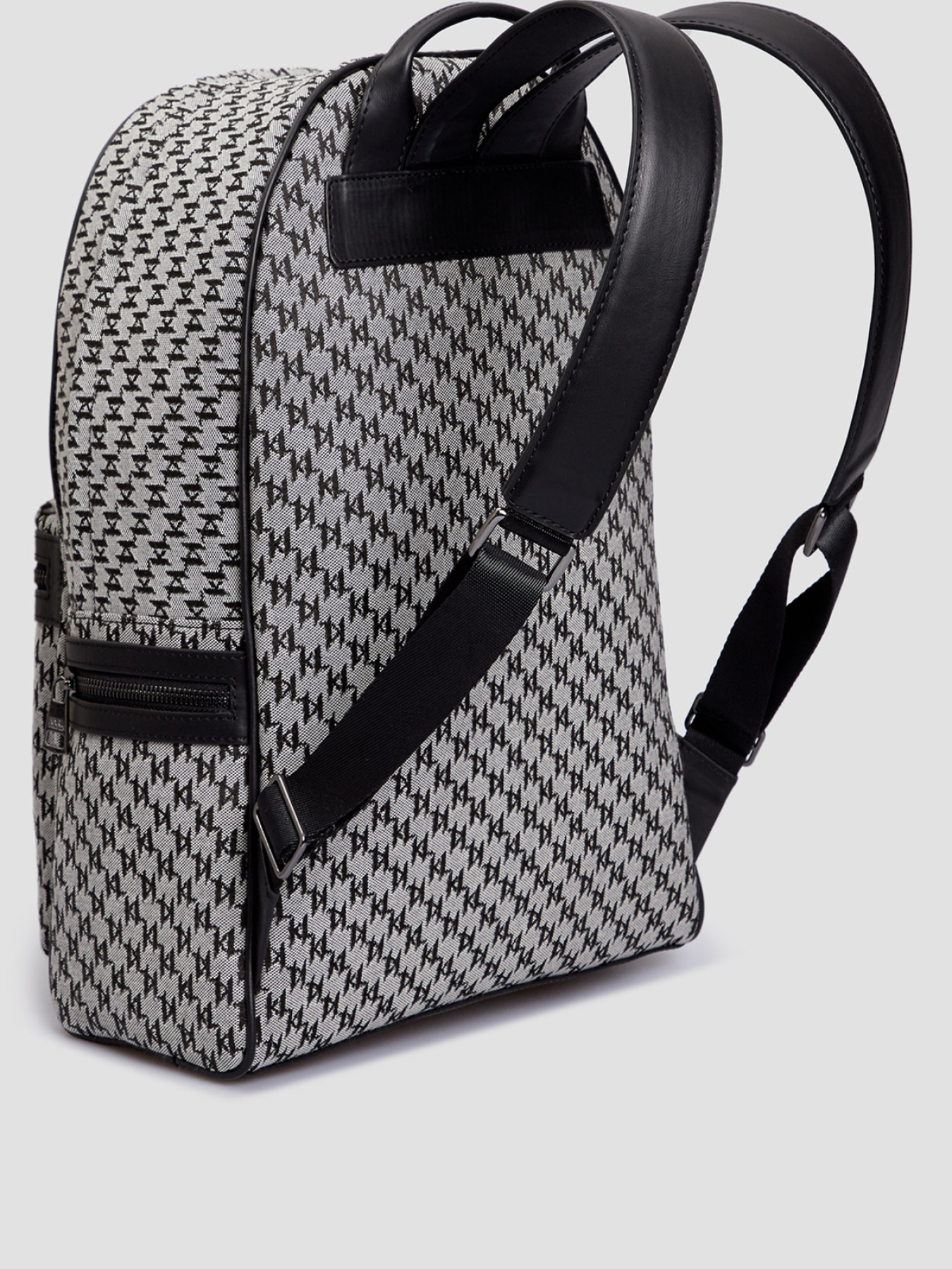 Рюкзаки Karl Lagerfeld модель 532115.805908;990 Рюкзаки Karl Lagerfeld модель 532115.805908;990 Фото